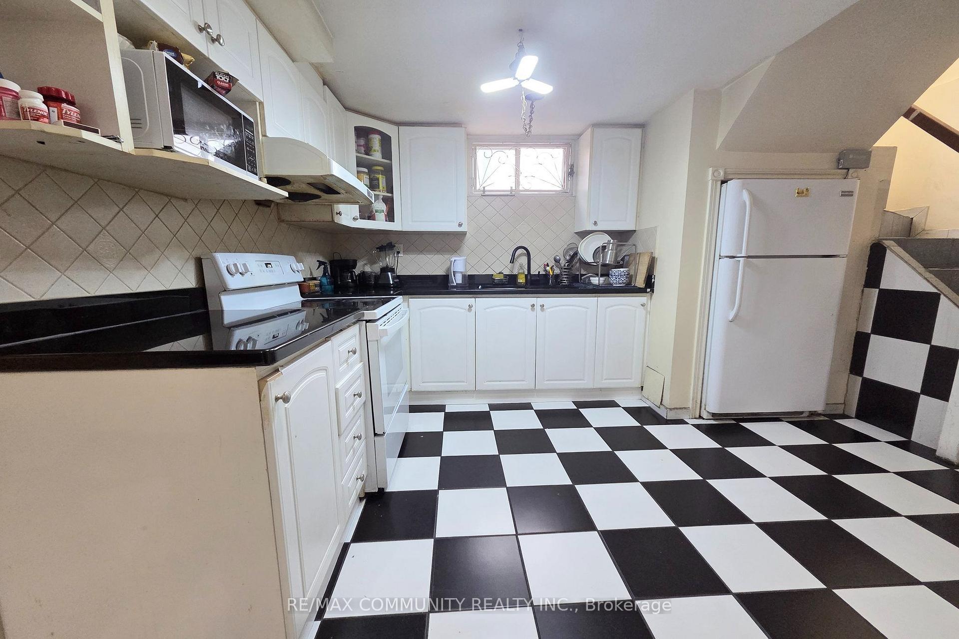 Photo 32 of 93 Waringstown Drive, Scarborough, Wexford-Maryvale — HOMEH