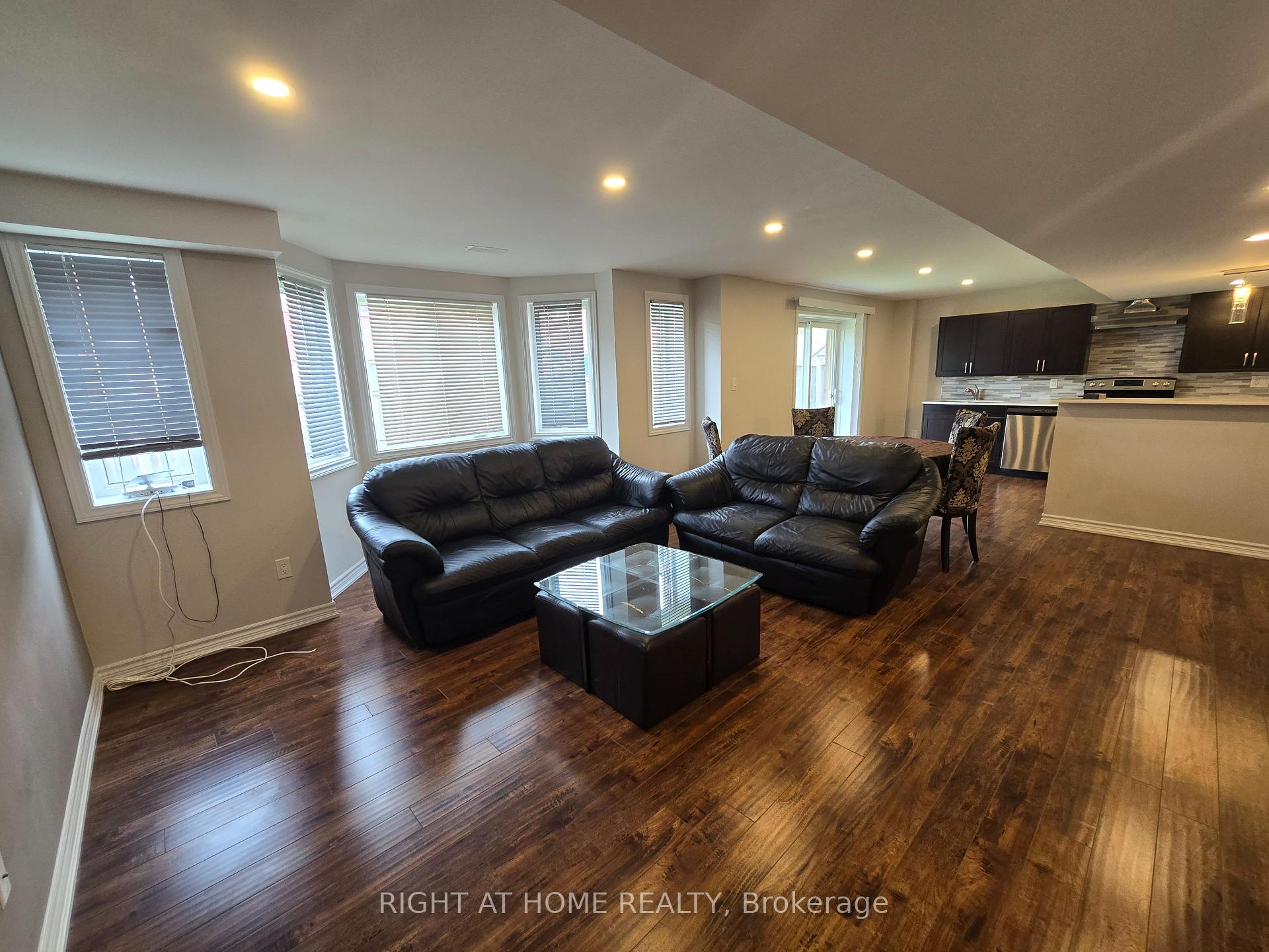 Photo 5 of Unit Basement, 28 Philips View Crescent, Richmond Hill, Jefferson — HOMEH