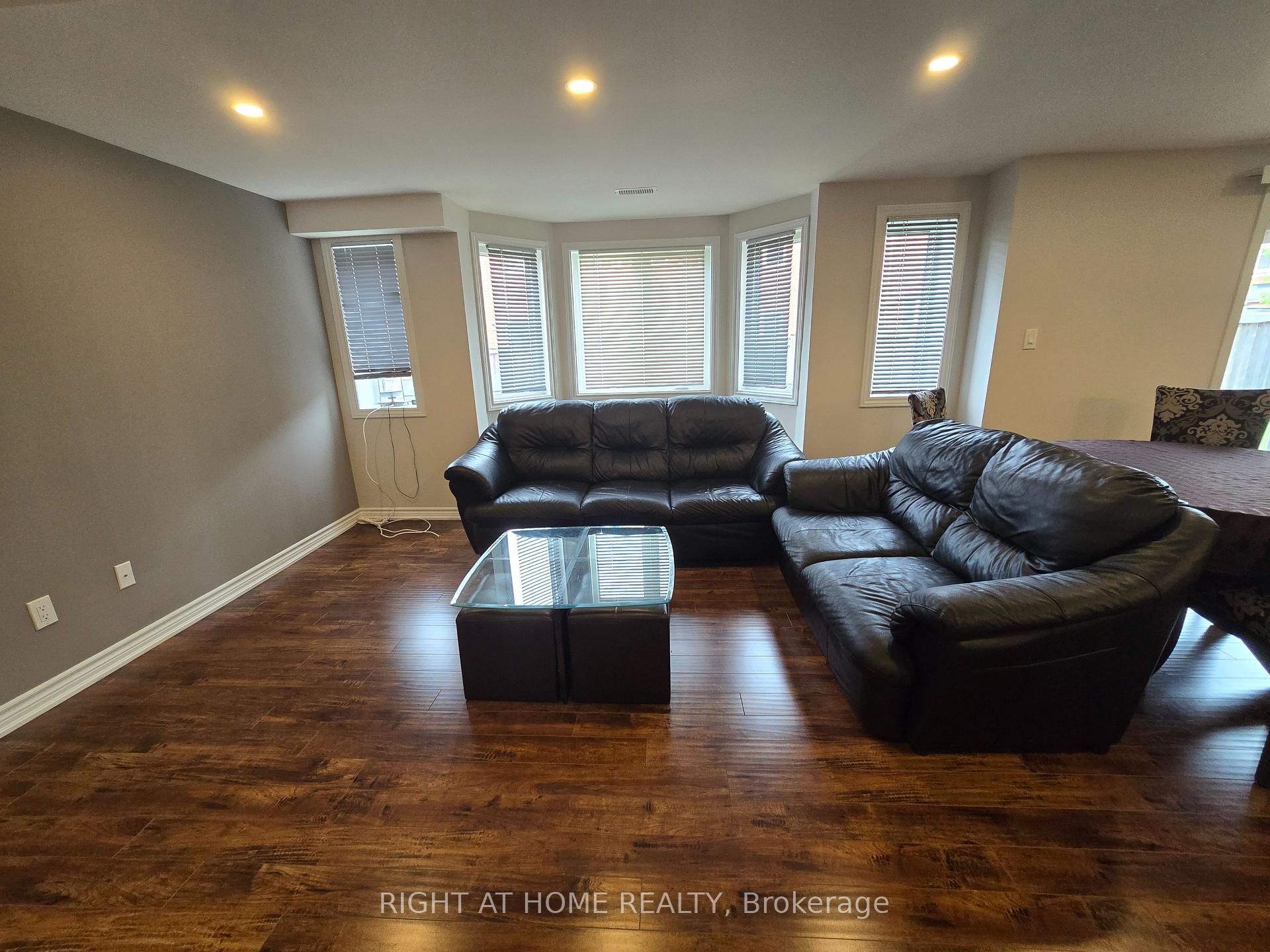 Photo 6 of Unit Basement, 28 Philips View Crescent, Richmond Hill, Jefferson — HOMEH