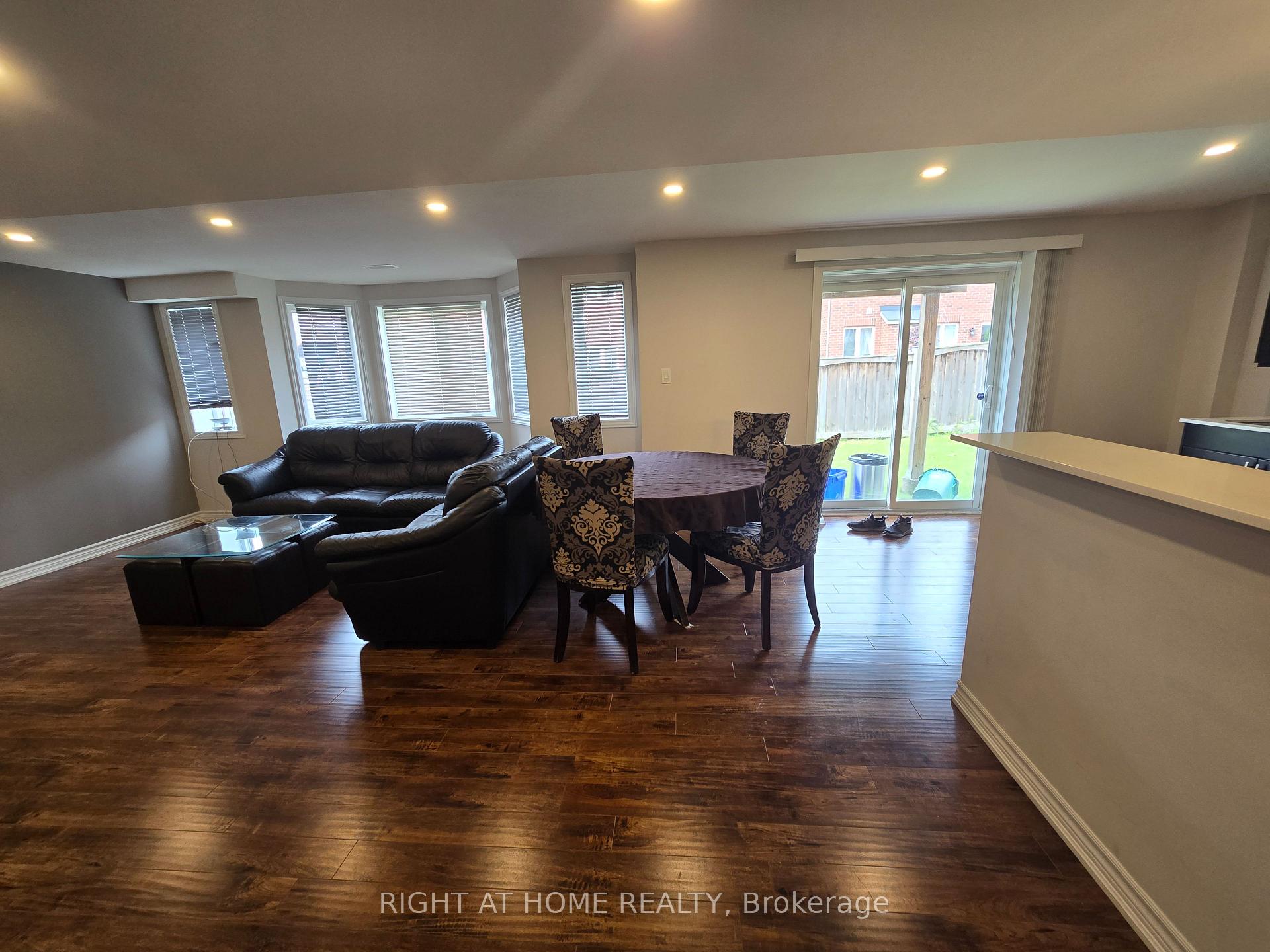 Photo 7 of Unit Basement, 28 Philips View Crescent, Richmond Hill, Jefferson — HOMEH