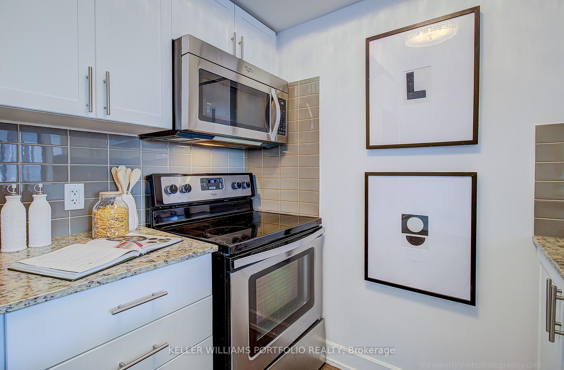 Photo 5 of Unit 706, 6 Eva Road, Etobicoke, Etobicoke West Mall — HOMEH