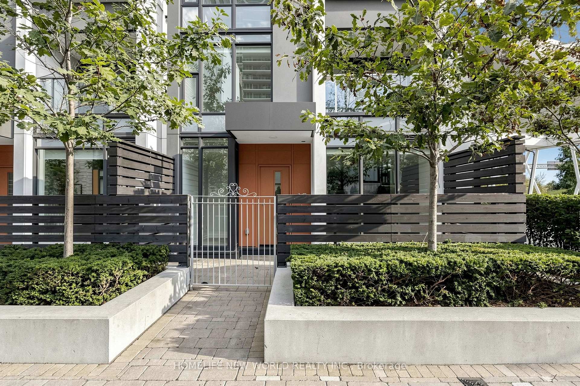 Photo 2 of Unit TH15, 113 McMahon Drive, North York, Bayview Village — HOMEH