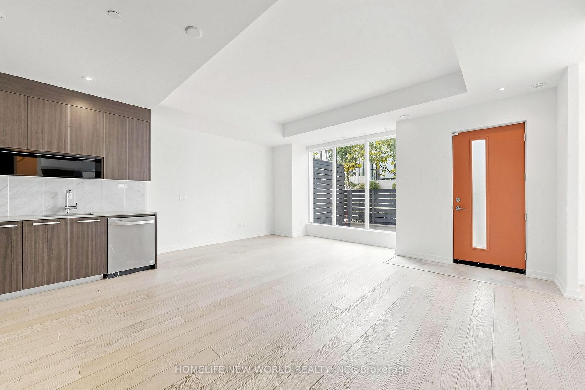 Photo 9 of Unit TH15, 113 McMahon Drive, North York, Bayview Village — HOMEH