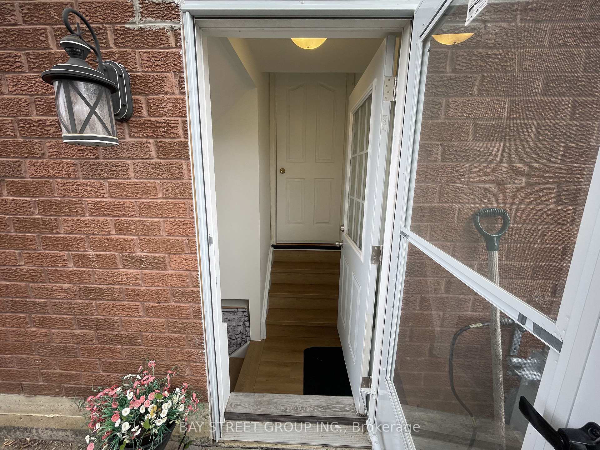Photo 3 of 1 Tralee (Lower) Street, Brampton, Heart Lake West — HOMEH