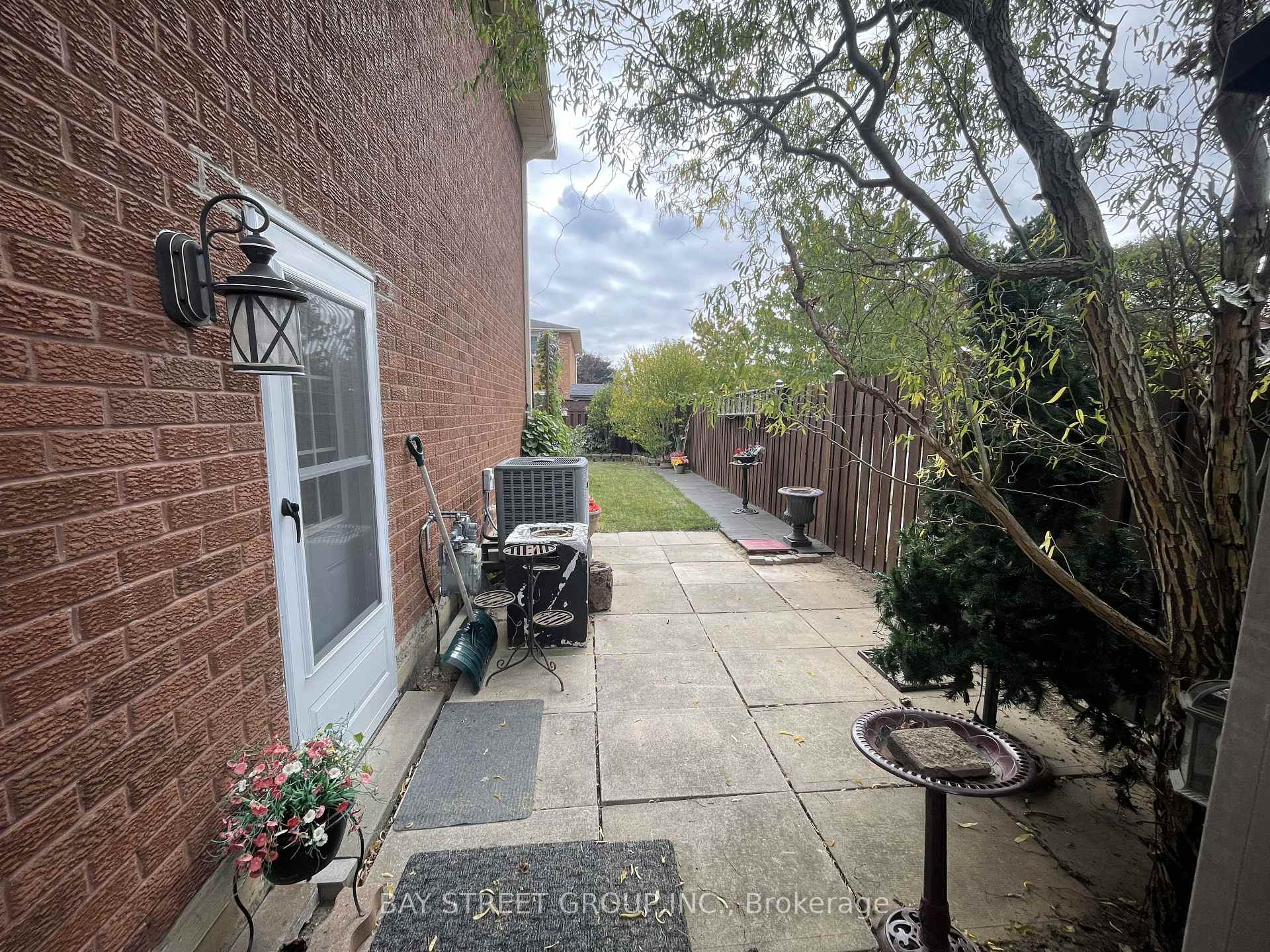 Photo 1 of 1 Tralee (Lower) Street, Brampton, Heart Lake West — HOMEH
