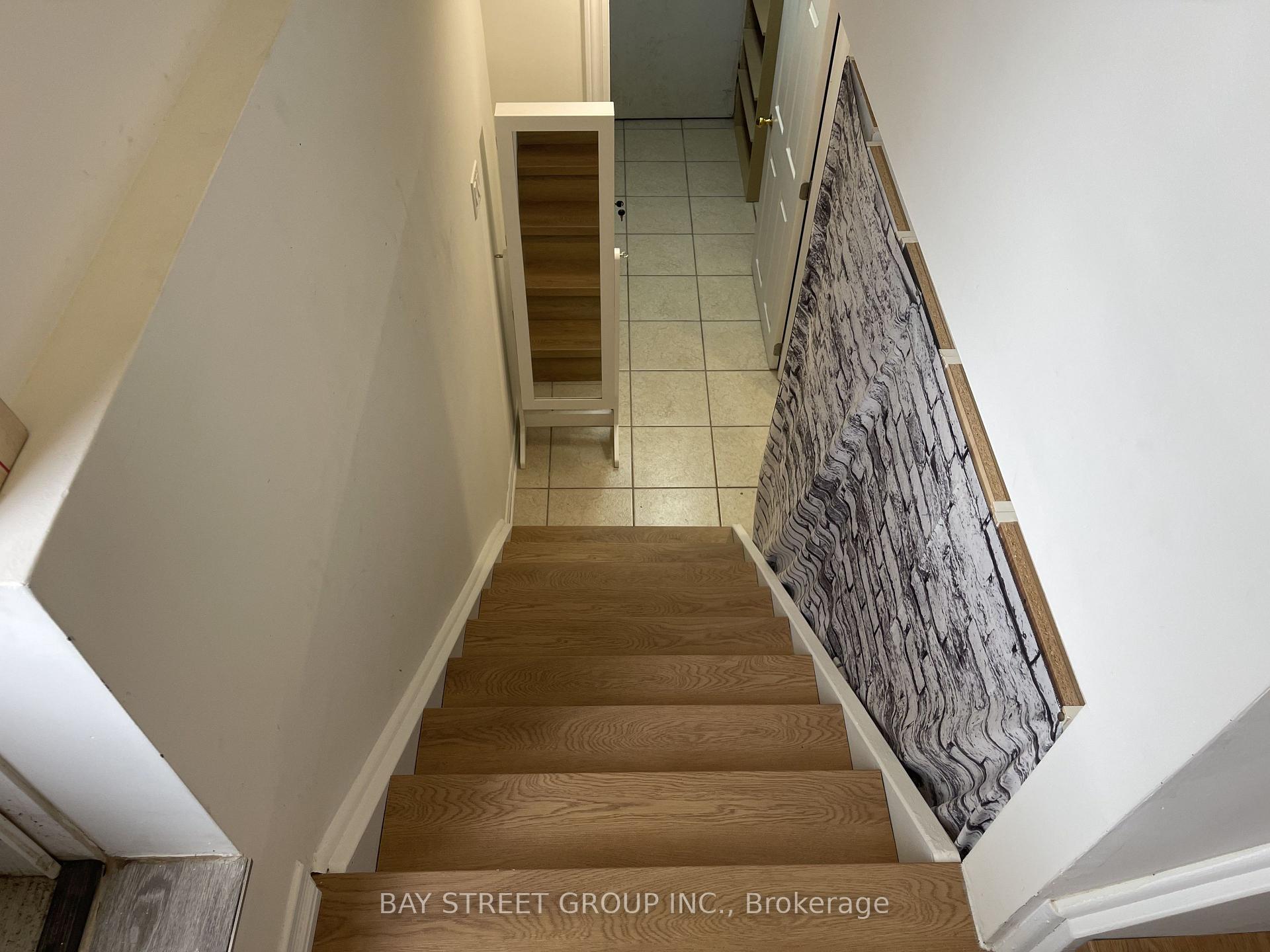 Photo 5 of 1 Tralee (Lower) Street, Brampton, Heart Lake West — HOMEH