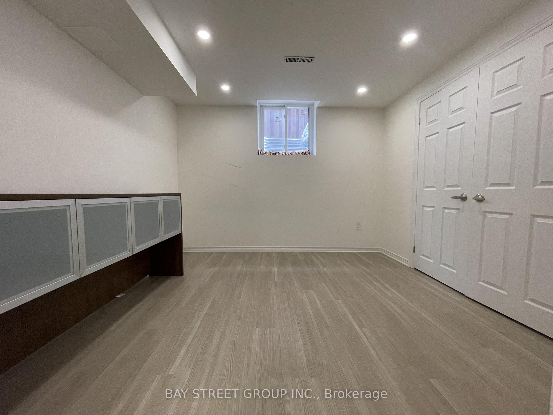 Photo 9 of 1 Tralee (Lower) Street, Brampton, Heart Lake West — HOMEH