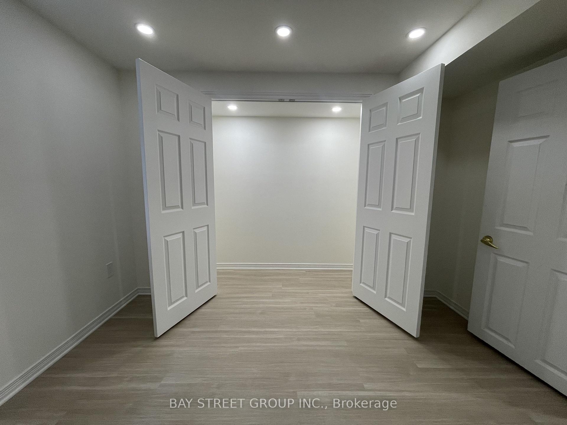 Photo 10 of 1 Tralee (Lower) Street, Brampton, Heart Lake West — HOMEH