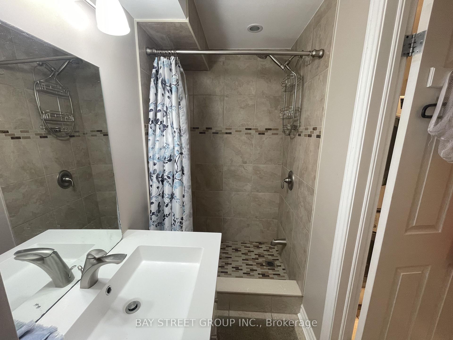 Photo 13 of 1 Tralee (Lower) Street, Brampton, Heart Lake West — HOMEH