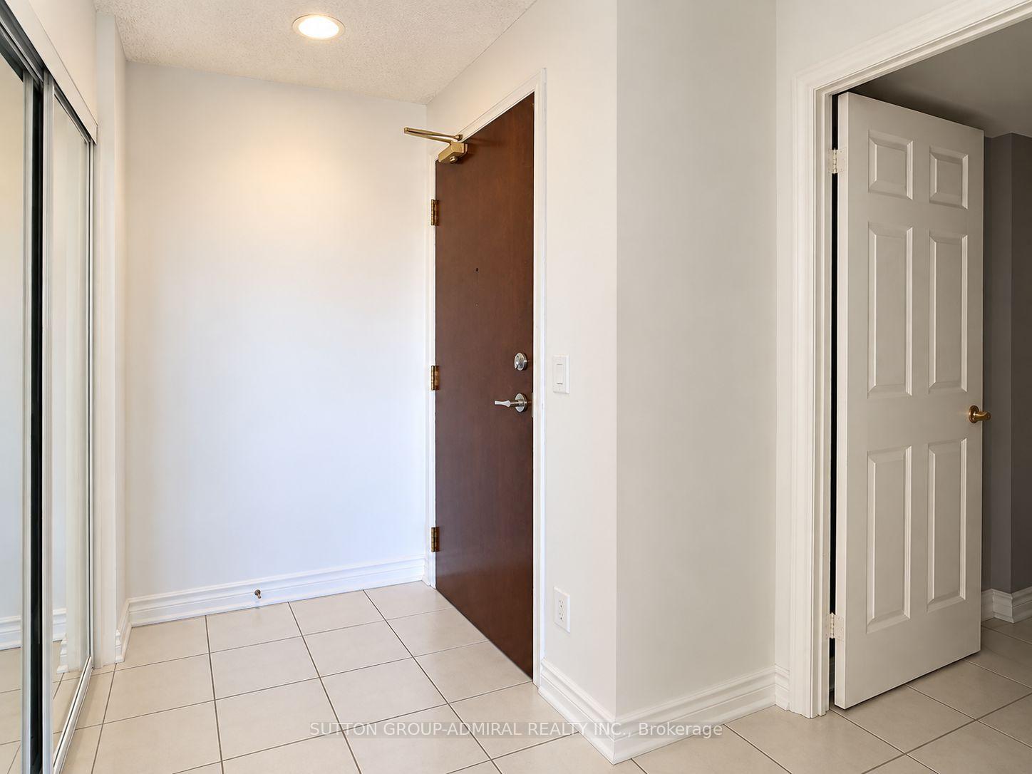 Photo 4 of Unit 1007, 5 Michael Power Place, Etobicoke, Islington-City Centre West — HOMEH