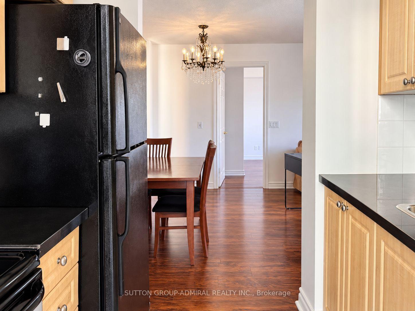 Photo 8 of Unit 1007, 5 Michael Power Place, Etobicoke, Islington-City Centre West — HOMEH
