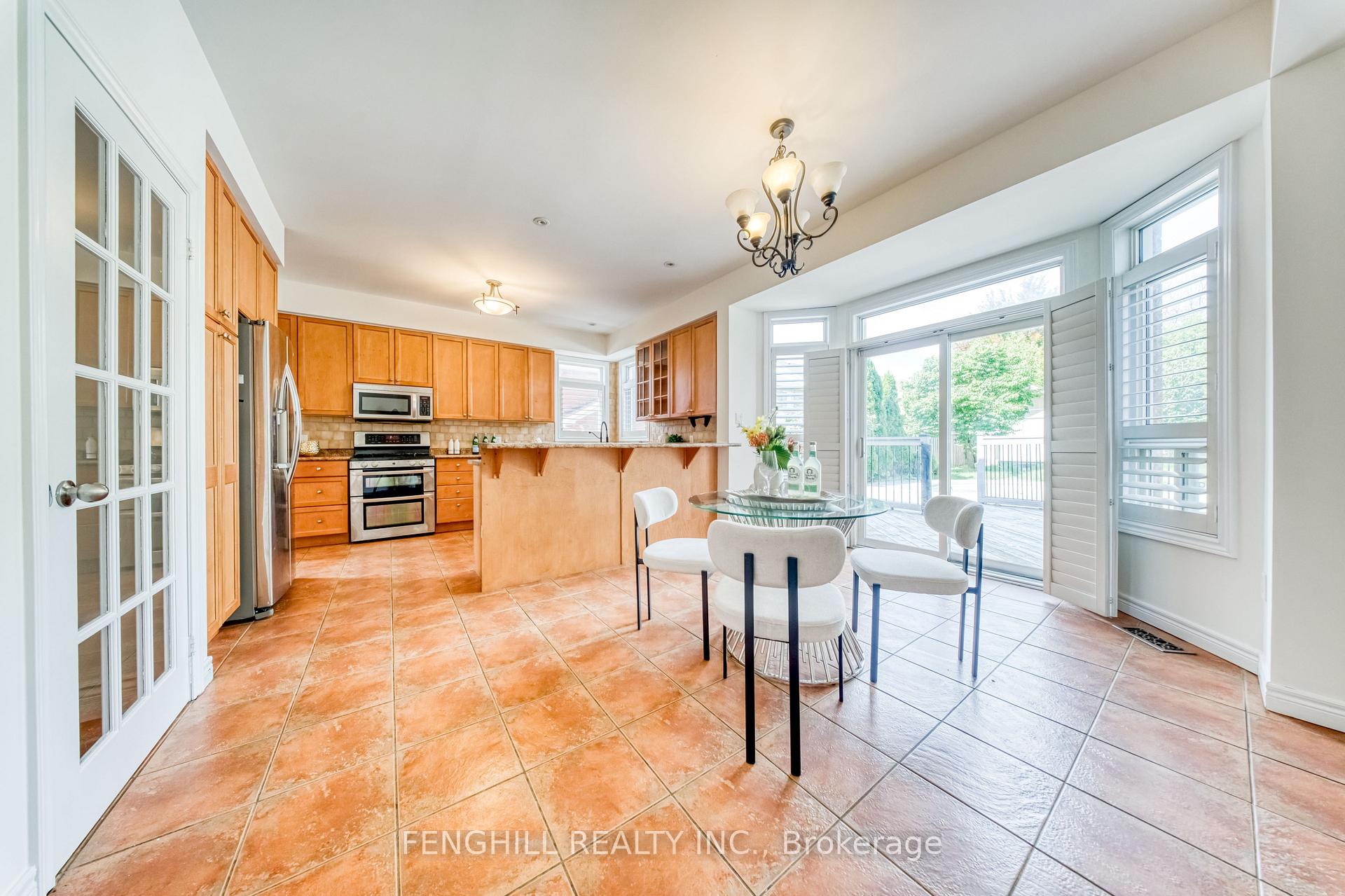 Photo 10 of 842 Greenleaf Circle, Oshawa, Taunton — HOMEH
