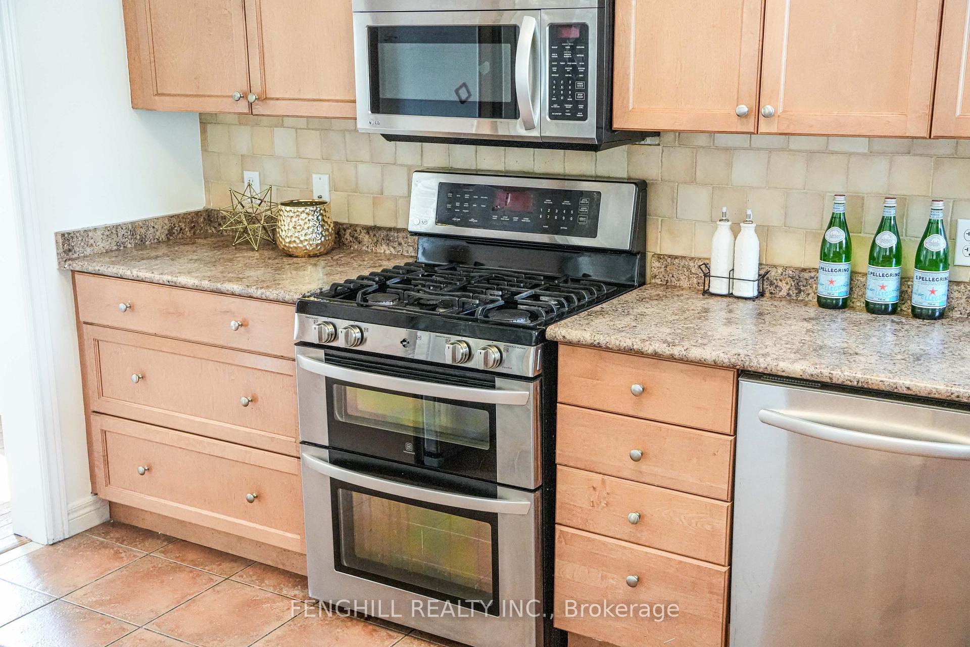 Photo 13 of 842 Greenleaf Circle, Oshawa, Taunton — HOMEH