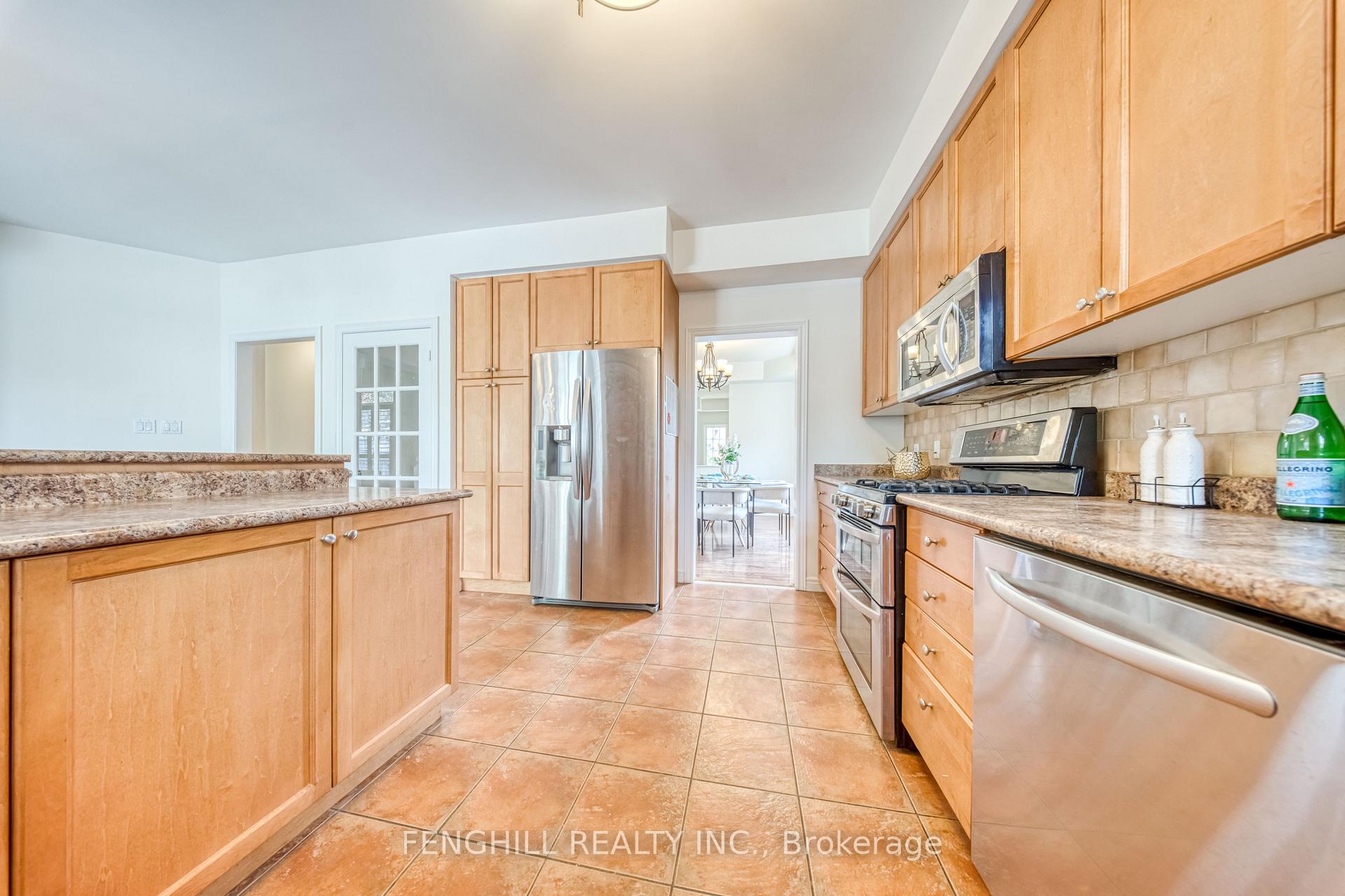 Photo 15 of 842 Greenleaf Circle, Oshawa, Taunton — HOMEH