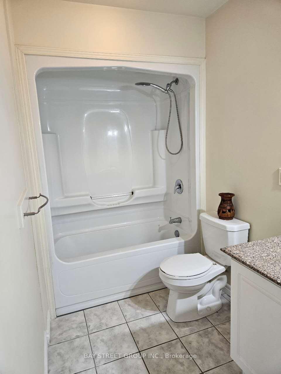 Photo 12 of Unit 409, 135 James Street S, Hamilton, Corktown — HOMEH