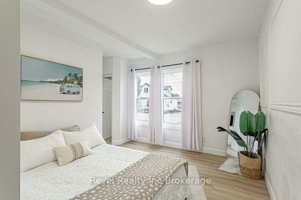 Photo 12 of 17 Dover Street, Woodstock, Woodstock - South — HOMEH
