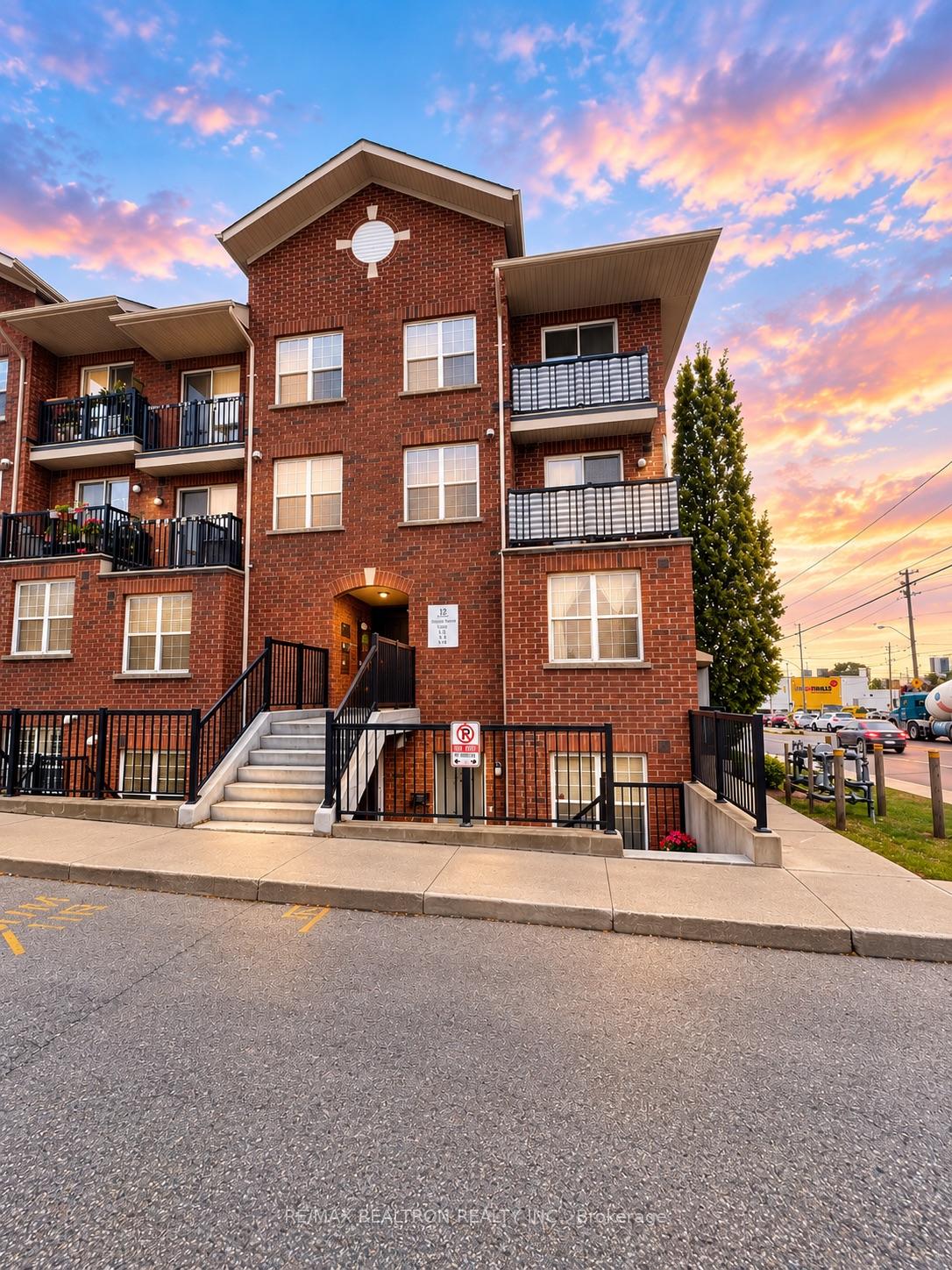 Front of Unit 101, 15 Strangford Lane