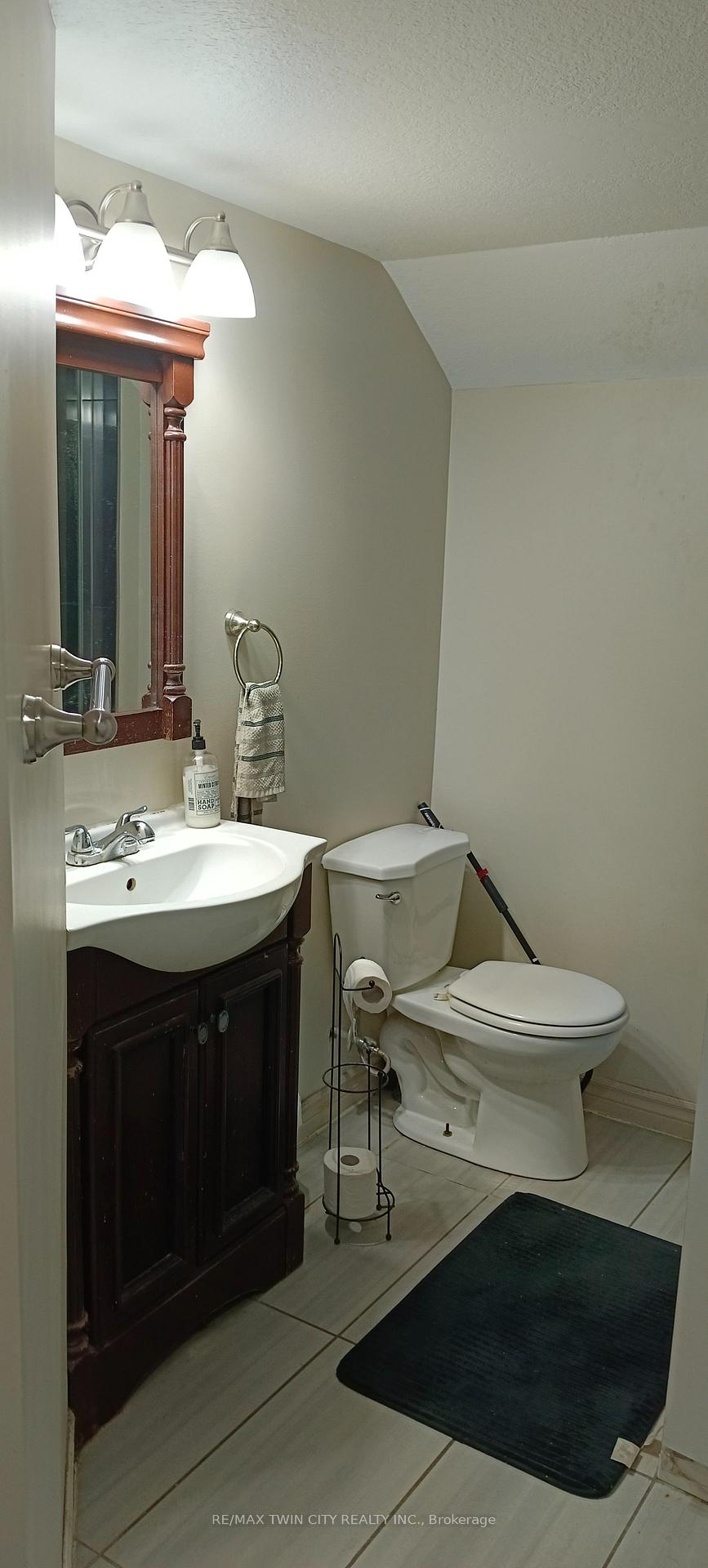 Photo 18 of Unit Unit # 3, 44 Heiman Street, Kitchener, Southdale — HOMEH