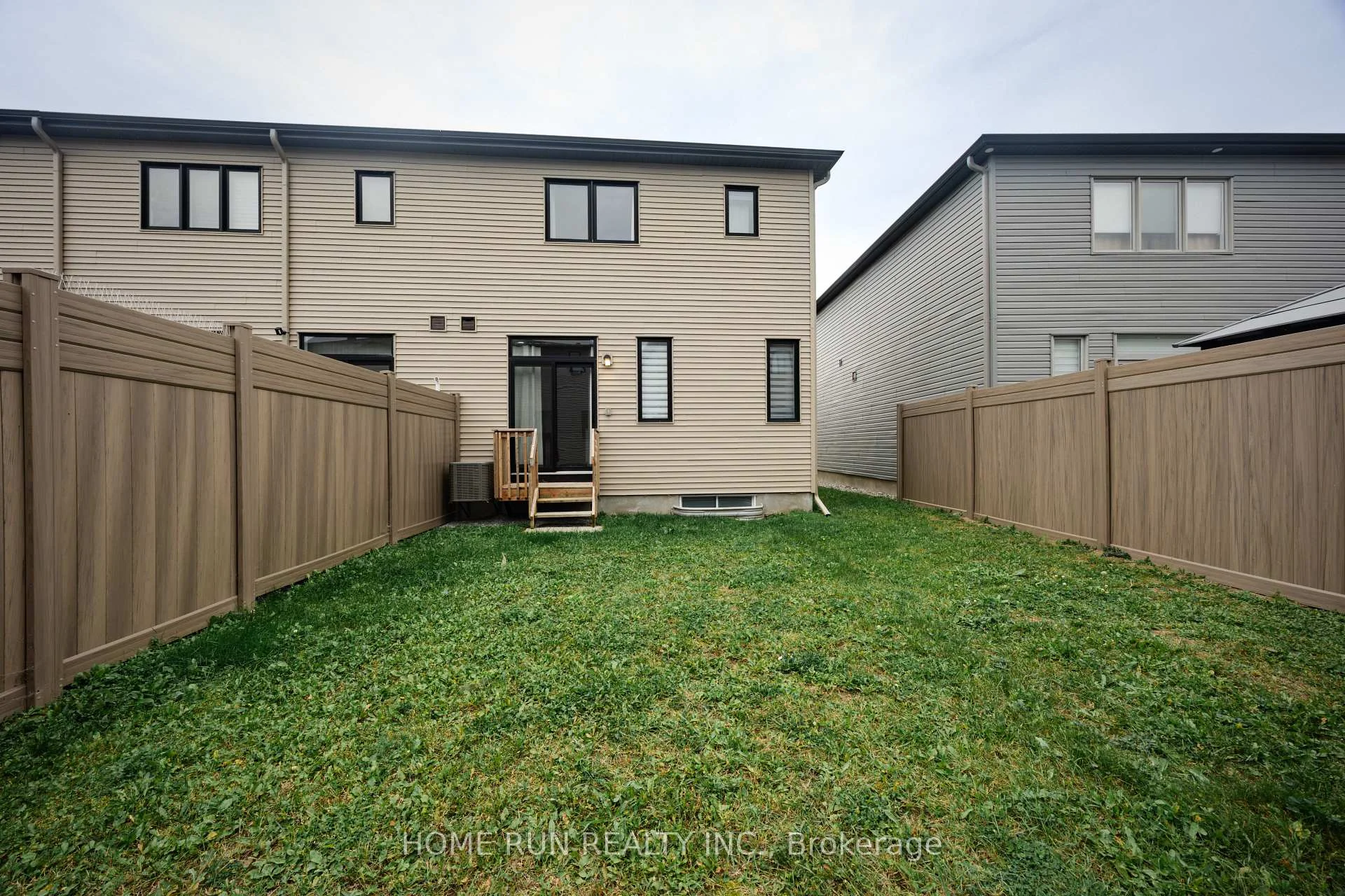 Photo 13 of 141 Namaste Walk, Ottawa, Barrhaven - Heritage Park — HOMEH