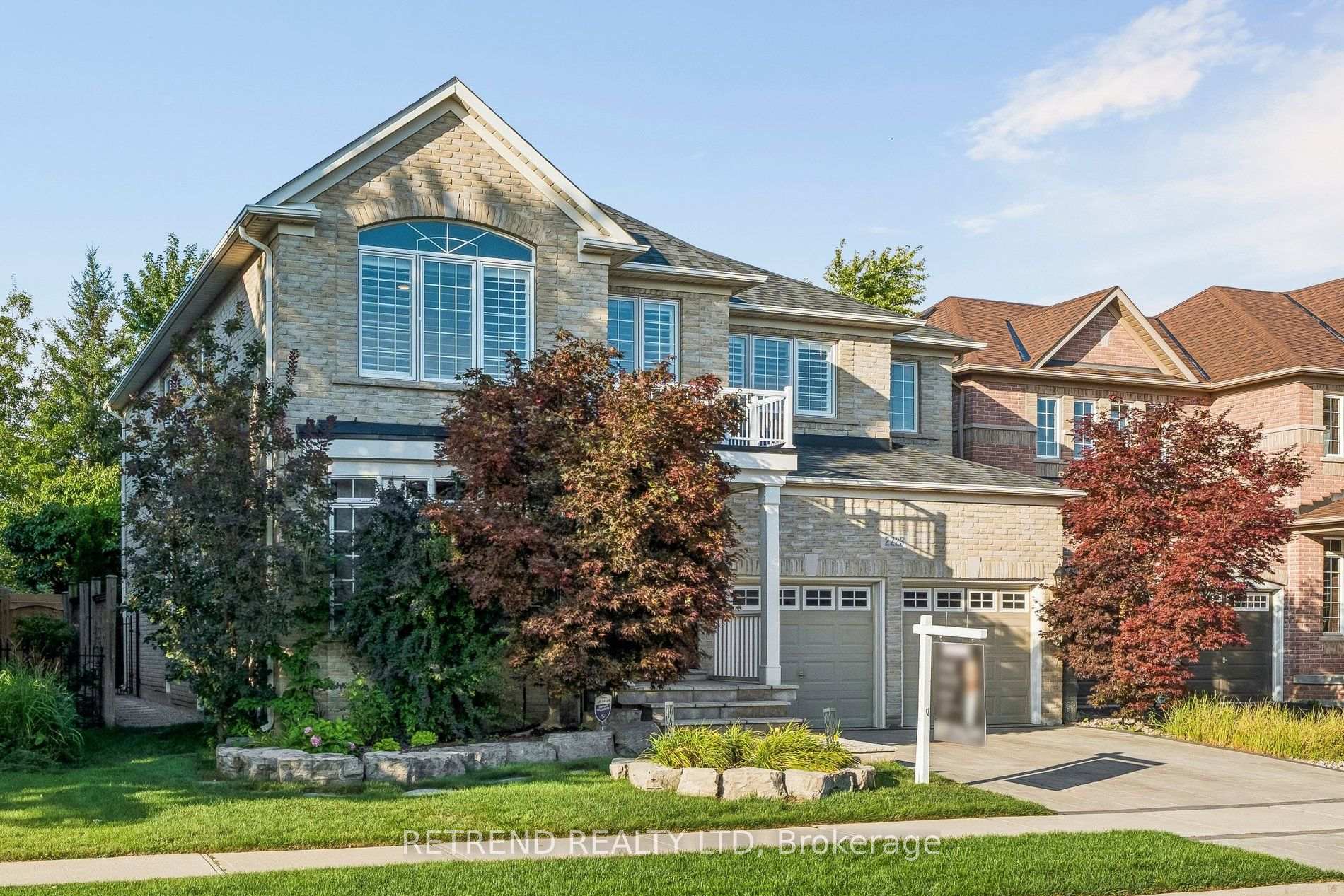 Photo 3 of 2223 Wuthering Heights Way, Oakville, Bronte Creek — HOMEH