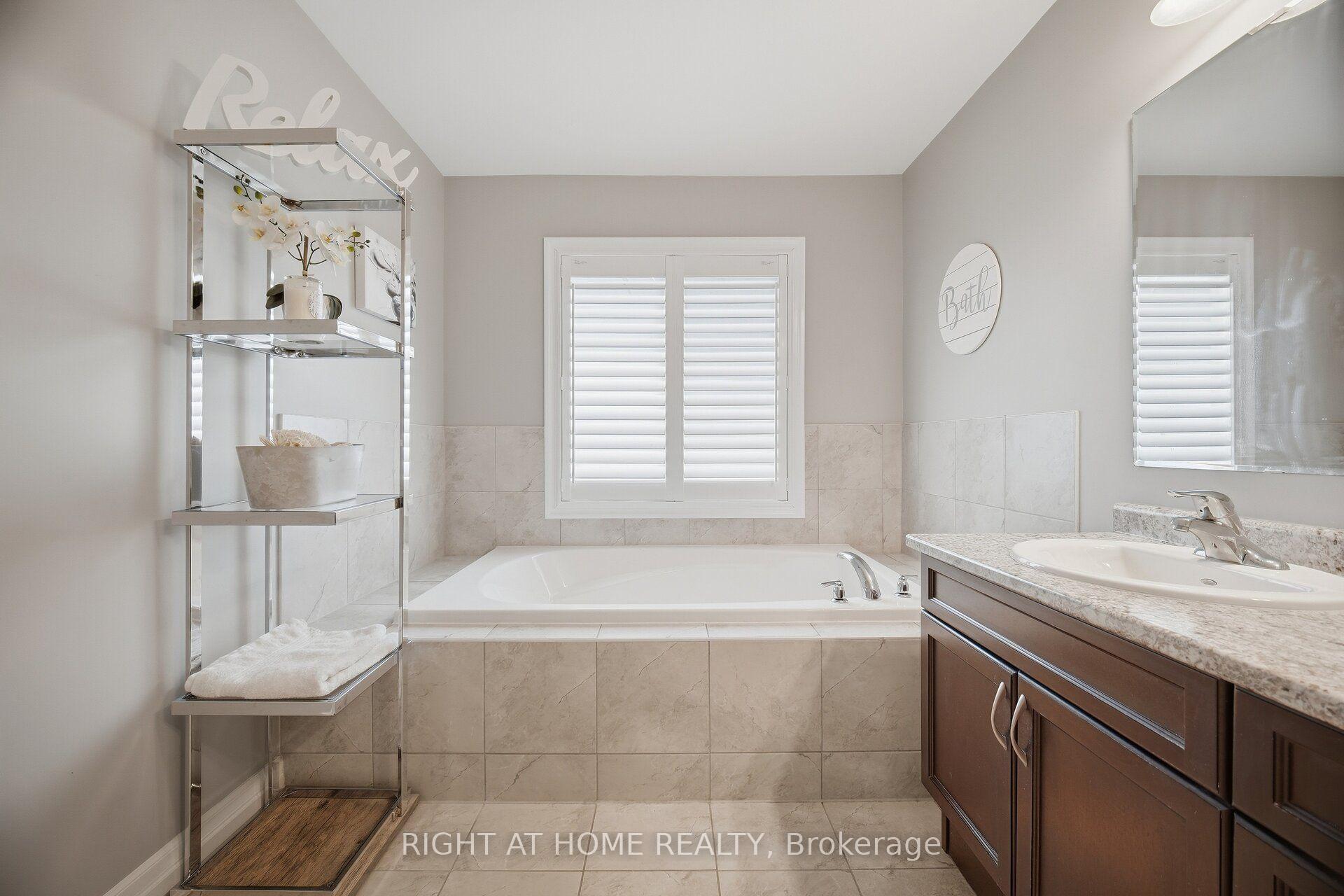 Photo 33 of 1444 Connaught Terrace, Milton, Ford — HOMEH