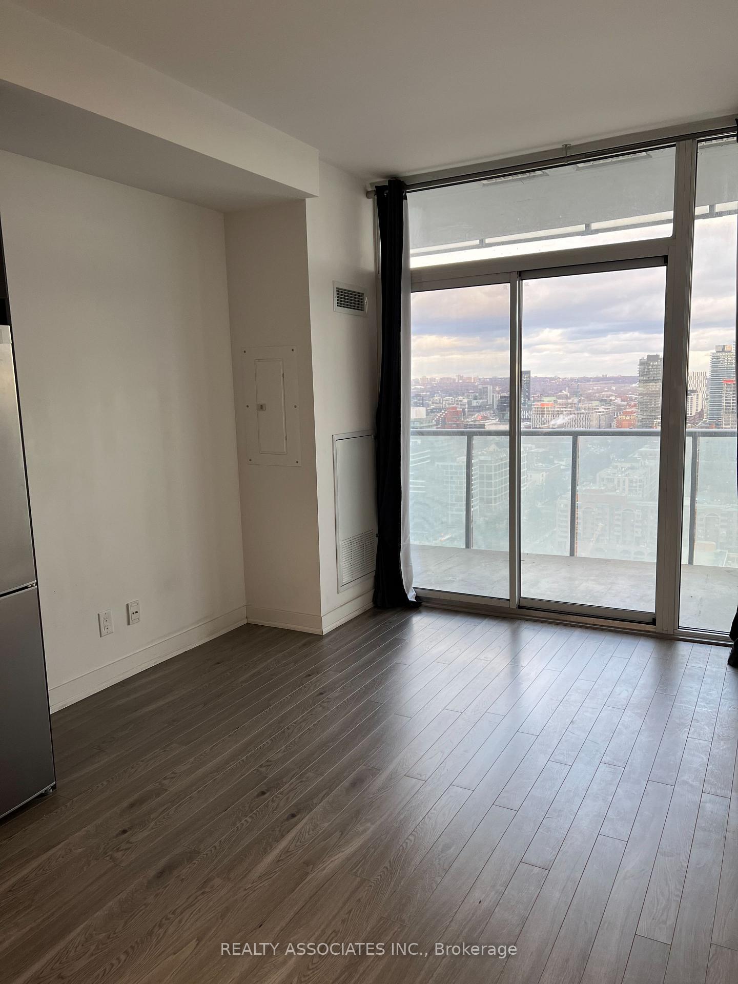 Photo 5 of Unit 2807, 1 Market Street, Toronto, Waterfront Communities — HOMEH
