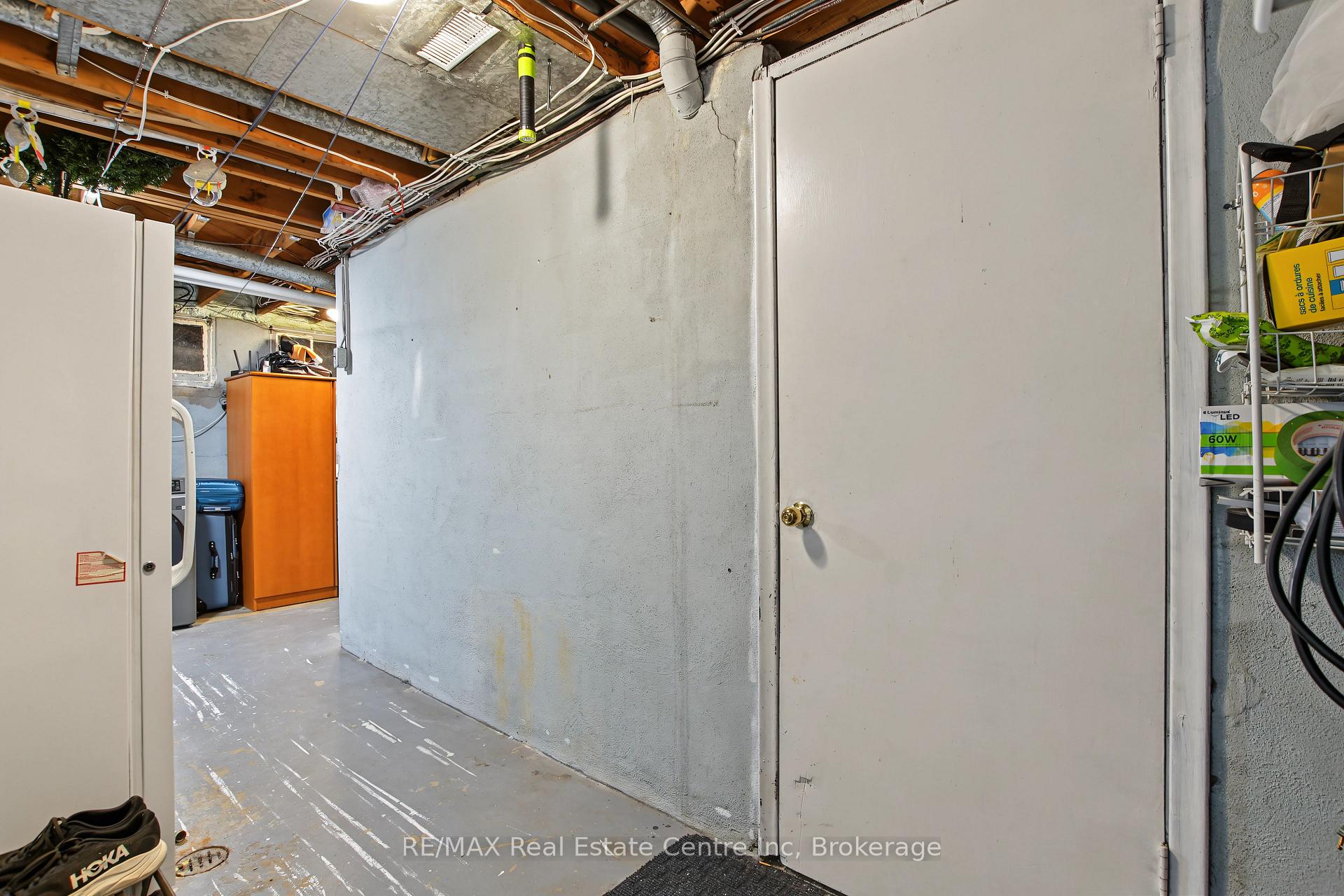 Photo 38 of 9 Greenbrook Drive, Kitchener, Meinzinger — HOMEH