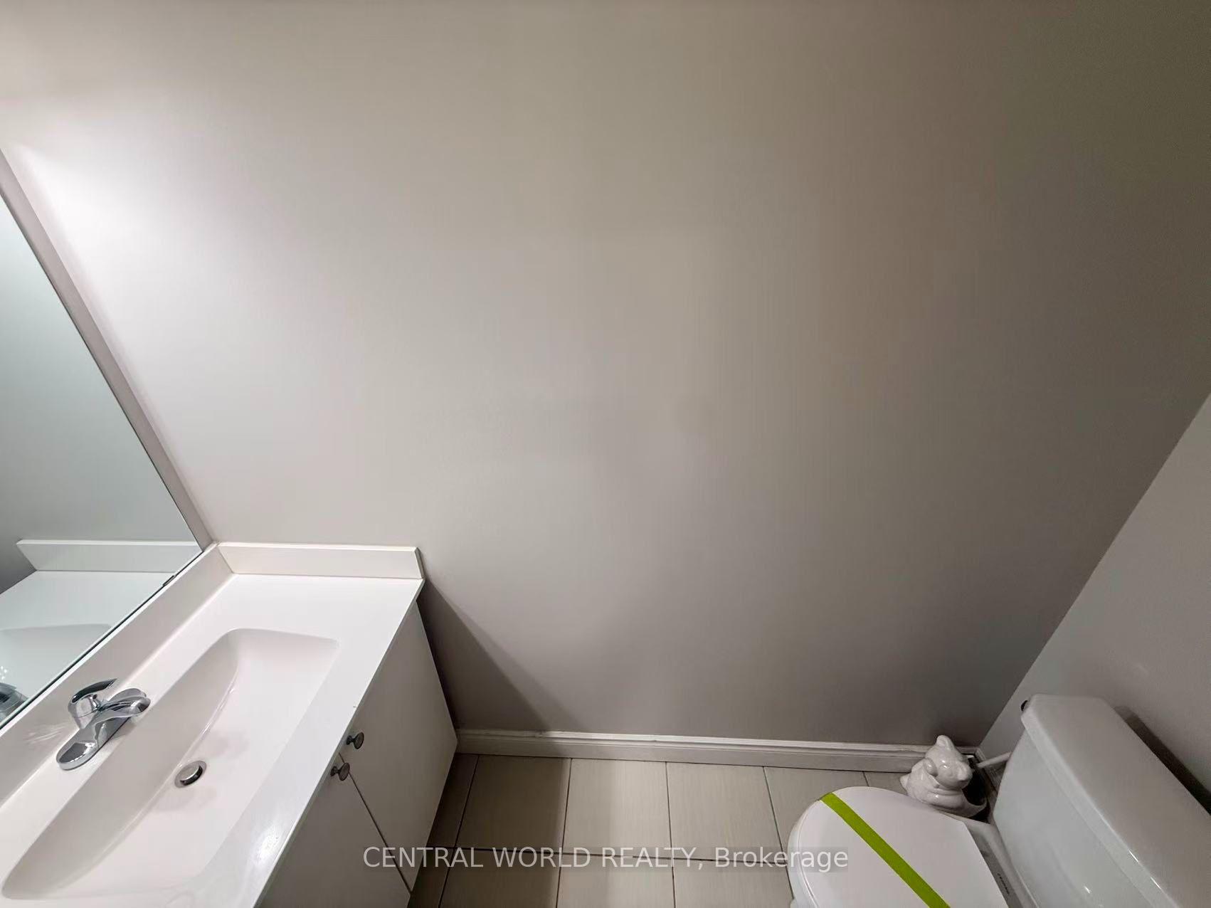 Photo 3 of Unit D402, 5289 Hwy 7, Vaughan, Vaughan Grove — HOMEH