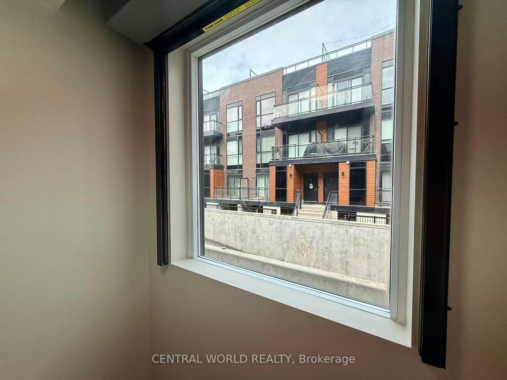 Photo 4 of Unit D402, 5289 Hwy 7, Vaughan, Vaughan Grove — HOMEH