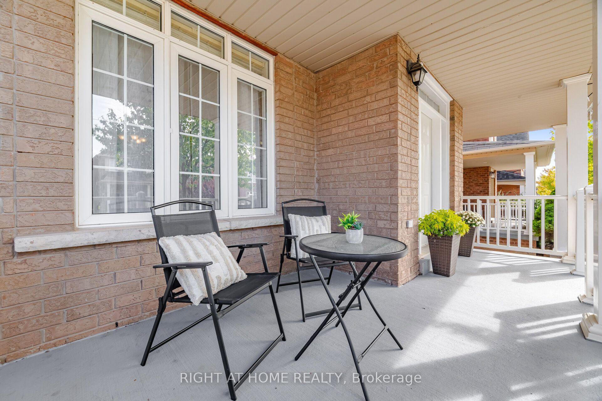 Photo 8 of 2249 Crestmont Drive, Oakville, Westmount — HOMEH