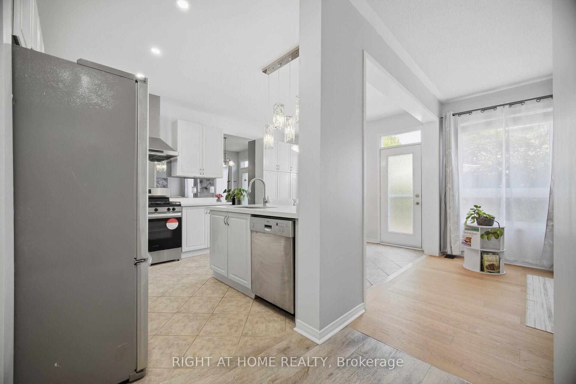 Photo 21 of 2249 Crestmont Drive, Oakville, Westmount — HOMEH