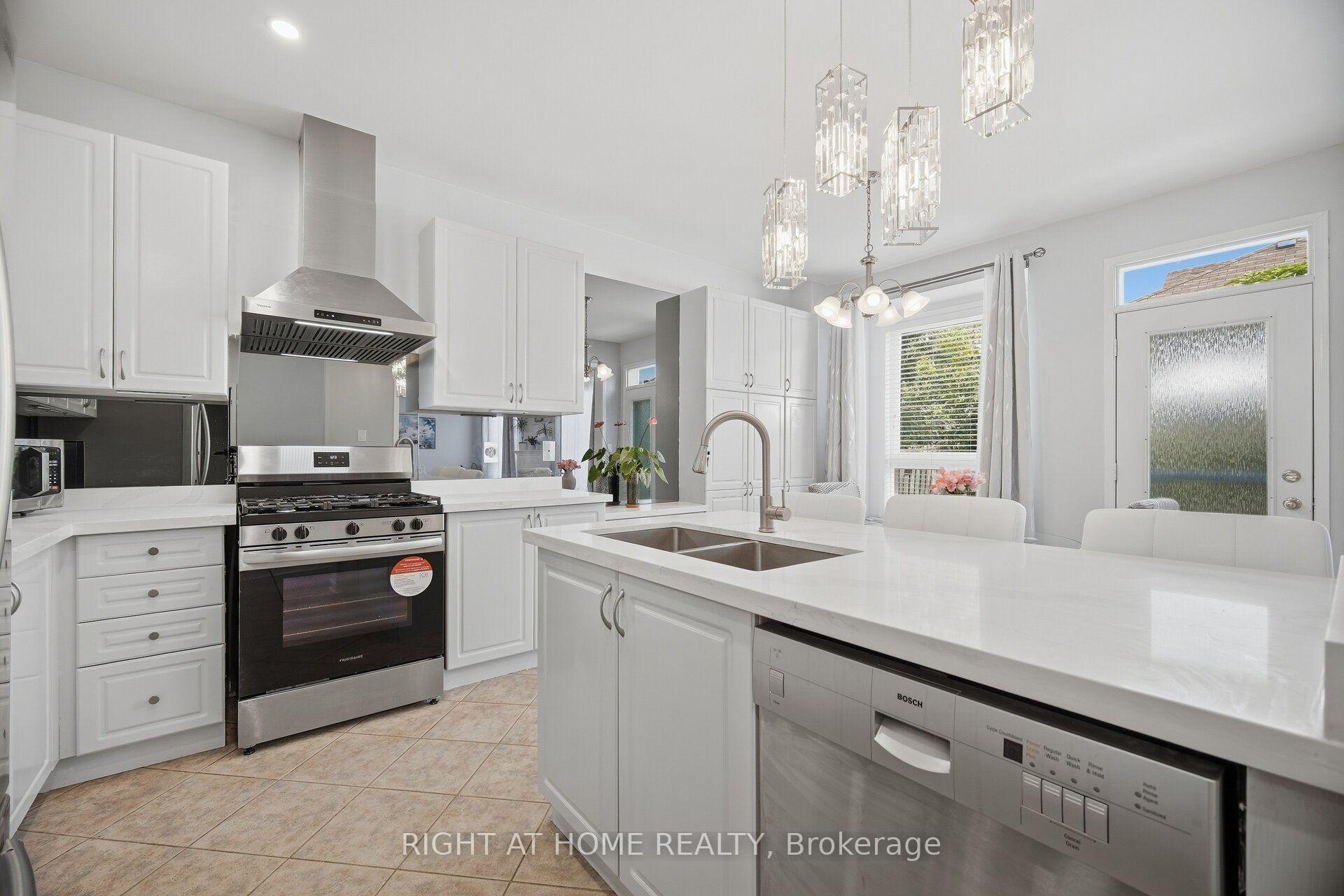 Photo 23 of 2249 Crestmont Drive, Oakville, Westmount — HOMEH