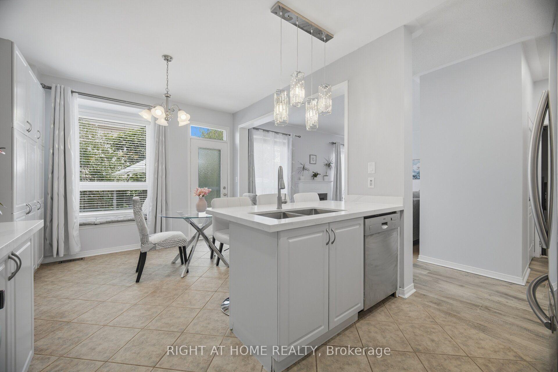 Photo 25 of 2249 Crestmont Drive, Oakville, Westmount — HOMEH