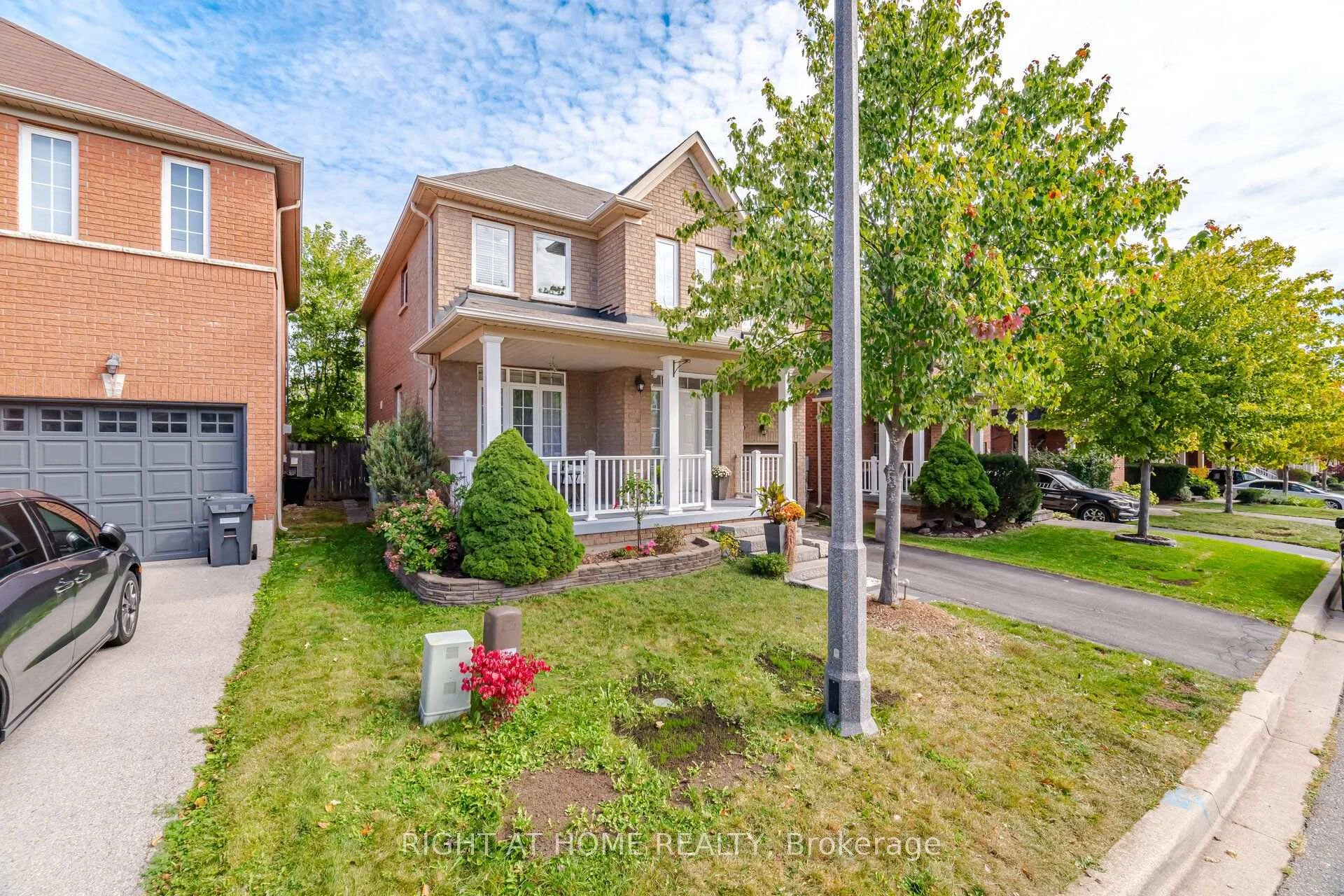 Photo 5 of 2249 Crestmont Drive, Oakville, Westmount — HOMEH