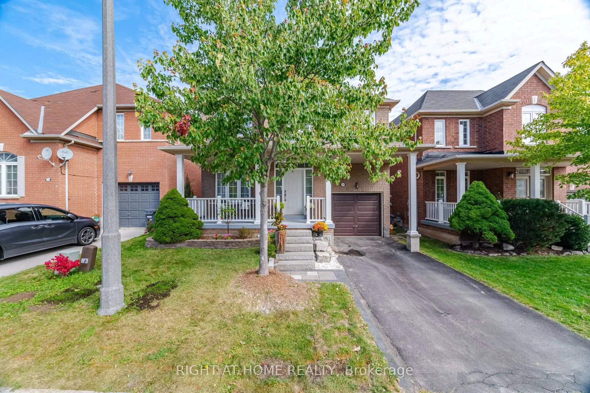 Photo 6 of 2249 Crestmont Drive, Oakville, Westmount — HOMEH