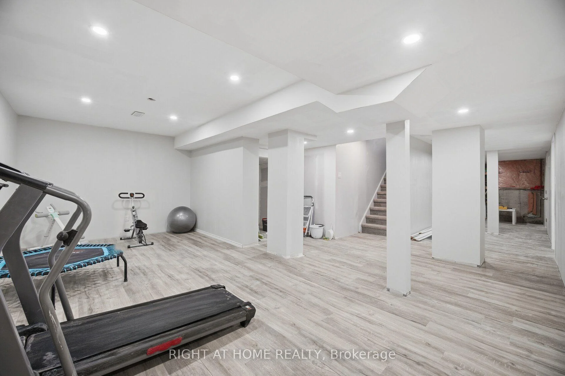 Photo 59 of 2249 Crestmont Drive, Oakville, Westmount — HOMEH