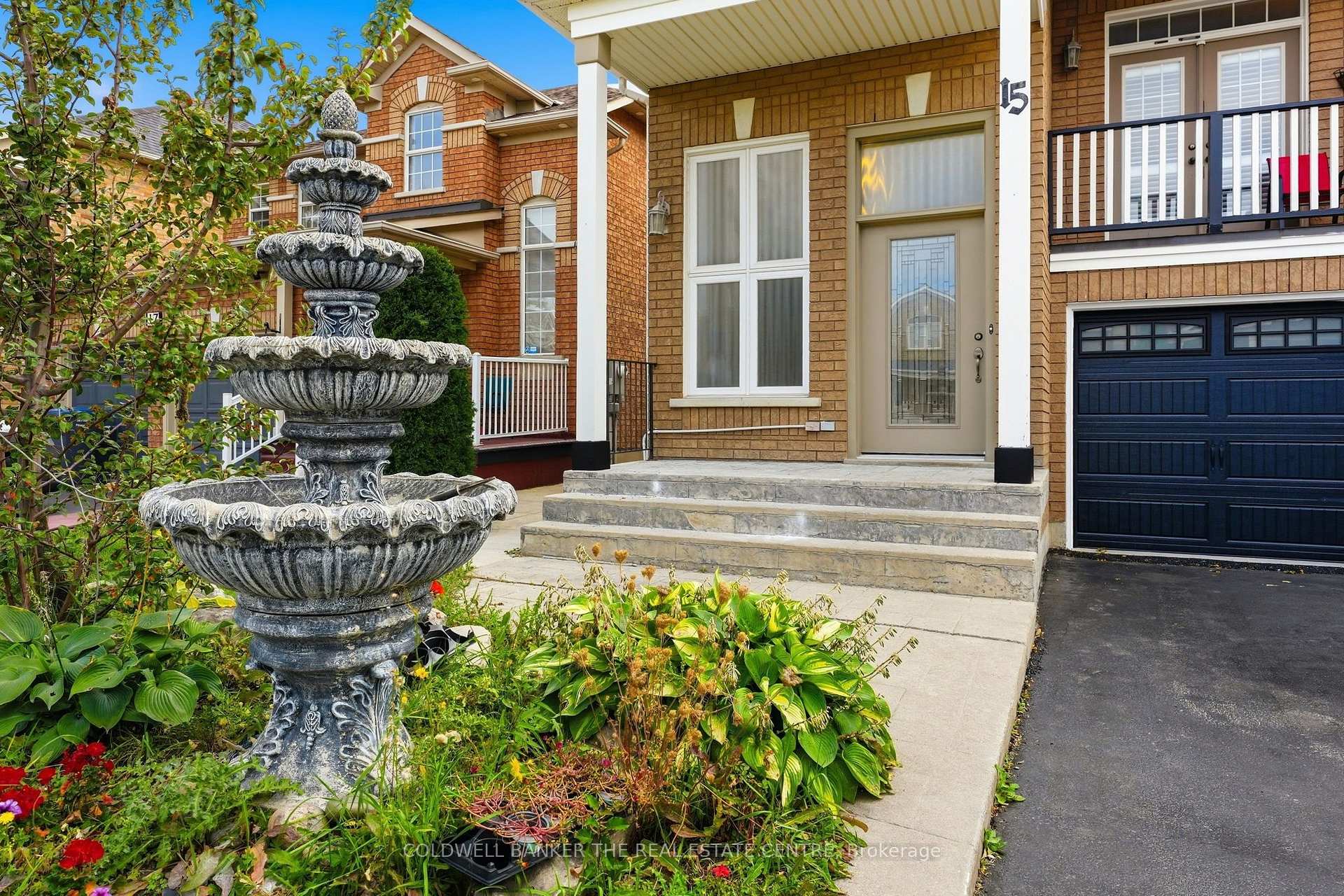 Photo 2 of 15 Charleswood Circle, Brampton, Fletcher's Meadow — HOMEH