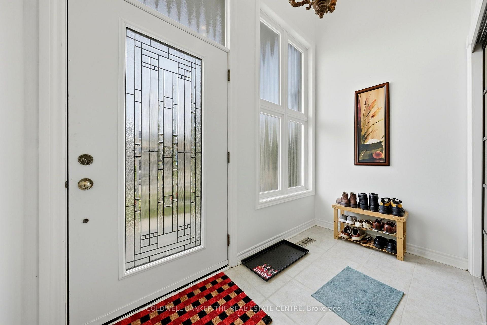 Photo 4 of 15 Charleswood Circle, Brampton, Fletcher's Meadow — HOMEH