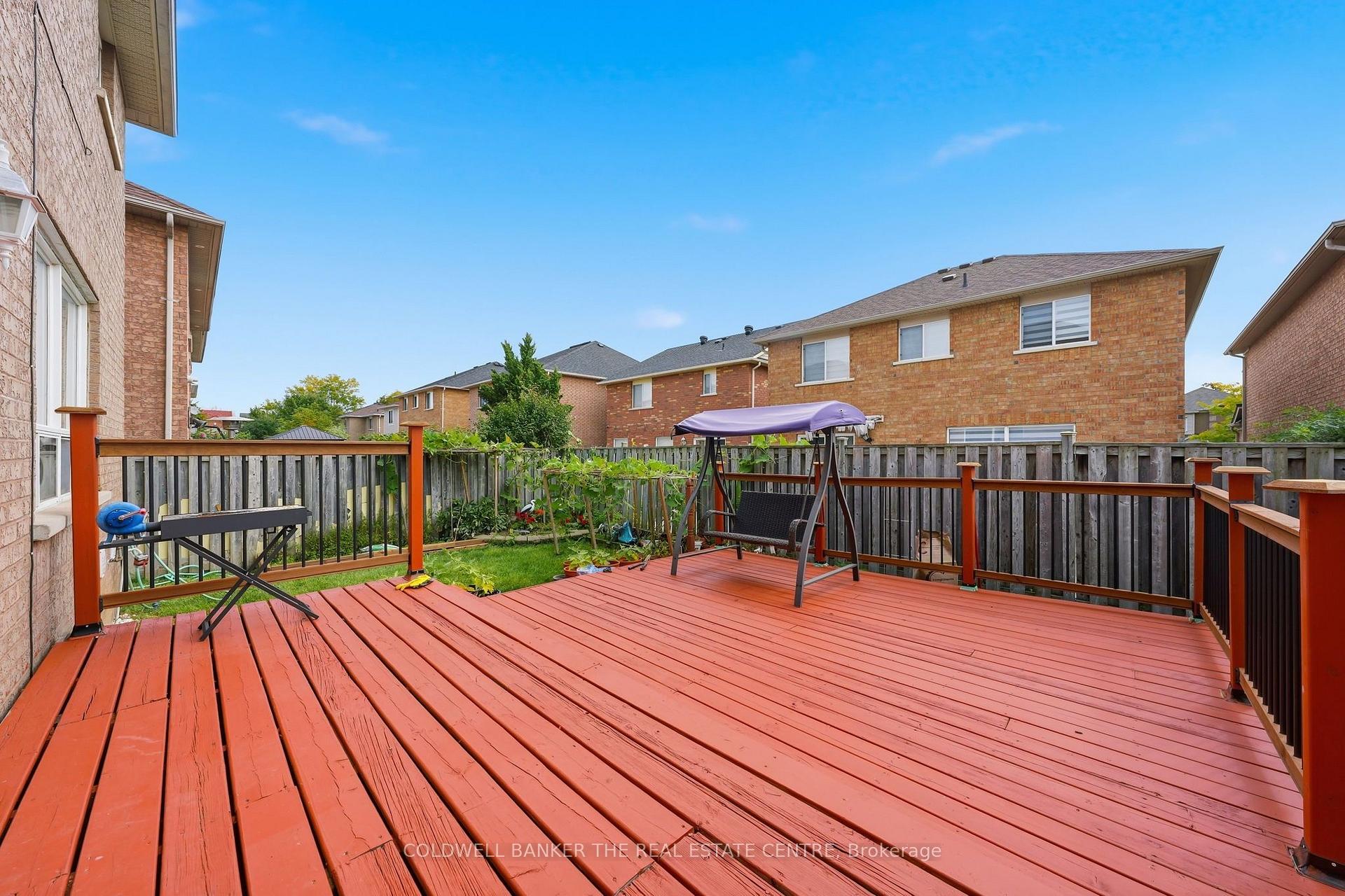 Photo 19 of 15 Charleswood Circle, Brampton, Fletcher's Meadow — HOMEH