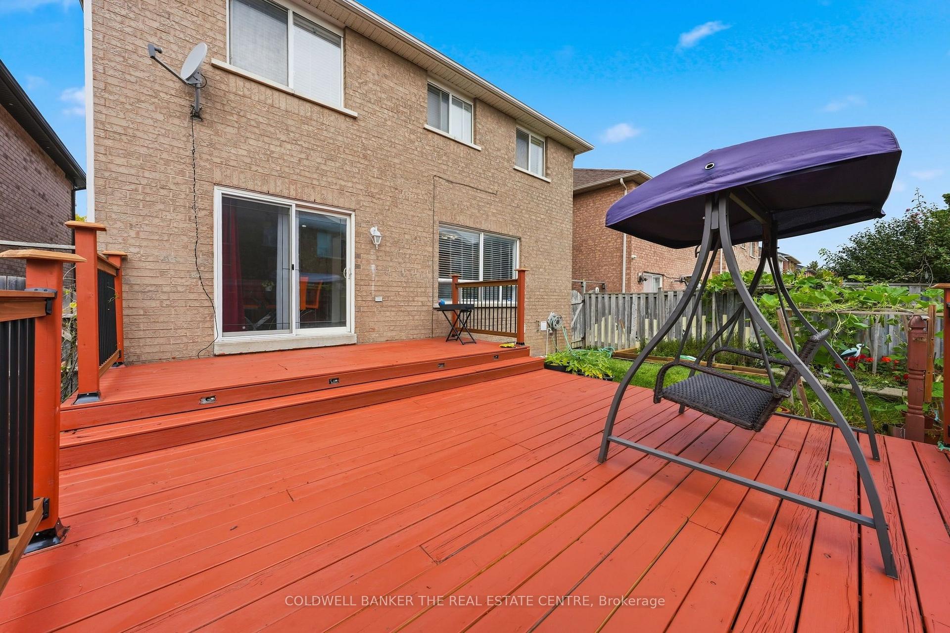 Photo 21 of 15 Charleswood Circle, Brampton, Fletcher's Meadow — HOMEH