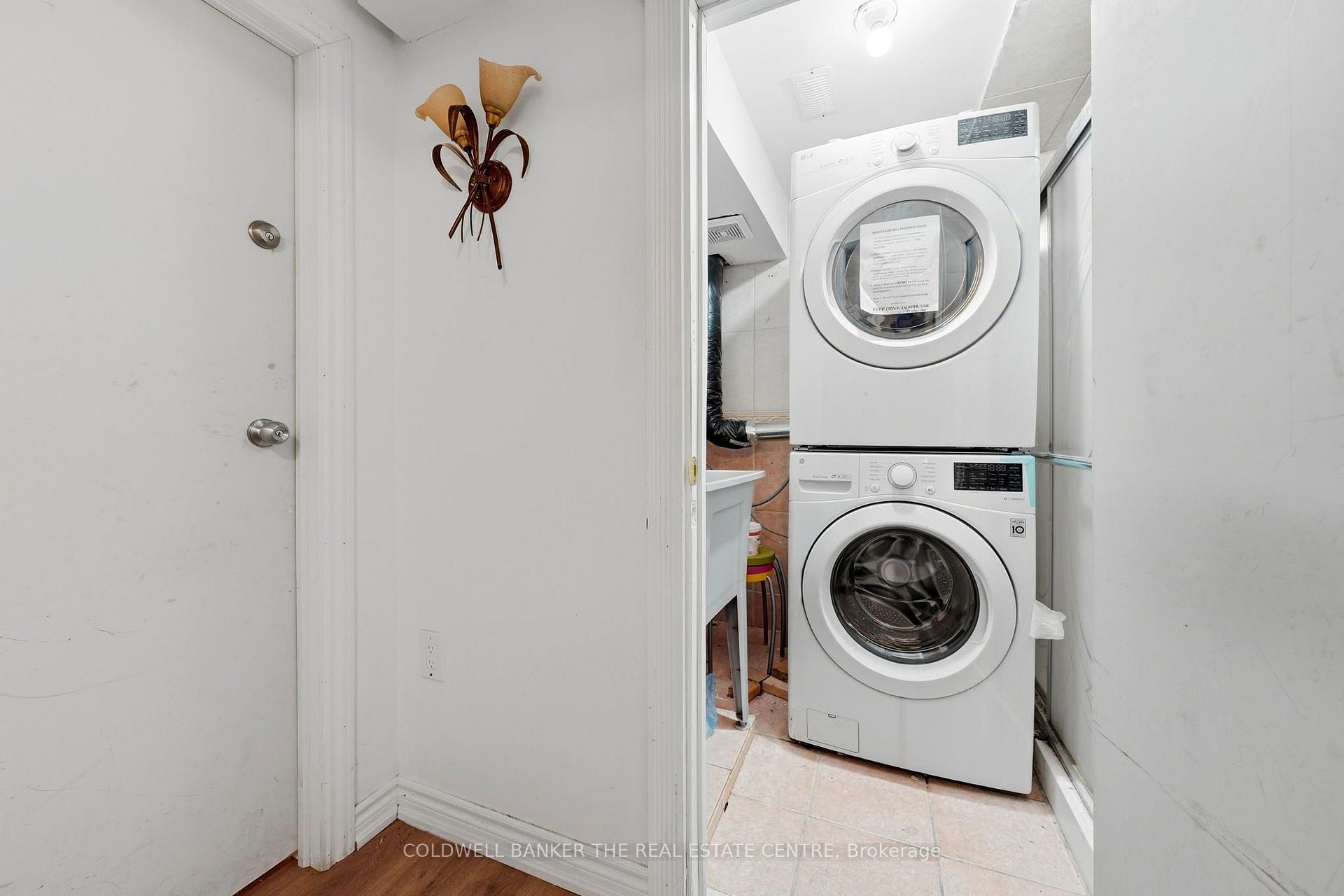 Photo 43 of 15 Charleswood Circle, Brampton, Fletcher's Meadow — HOMEH