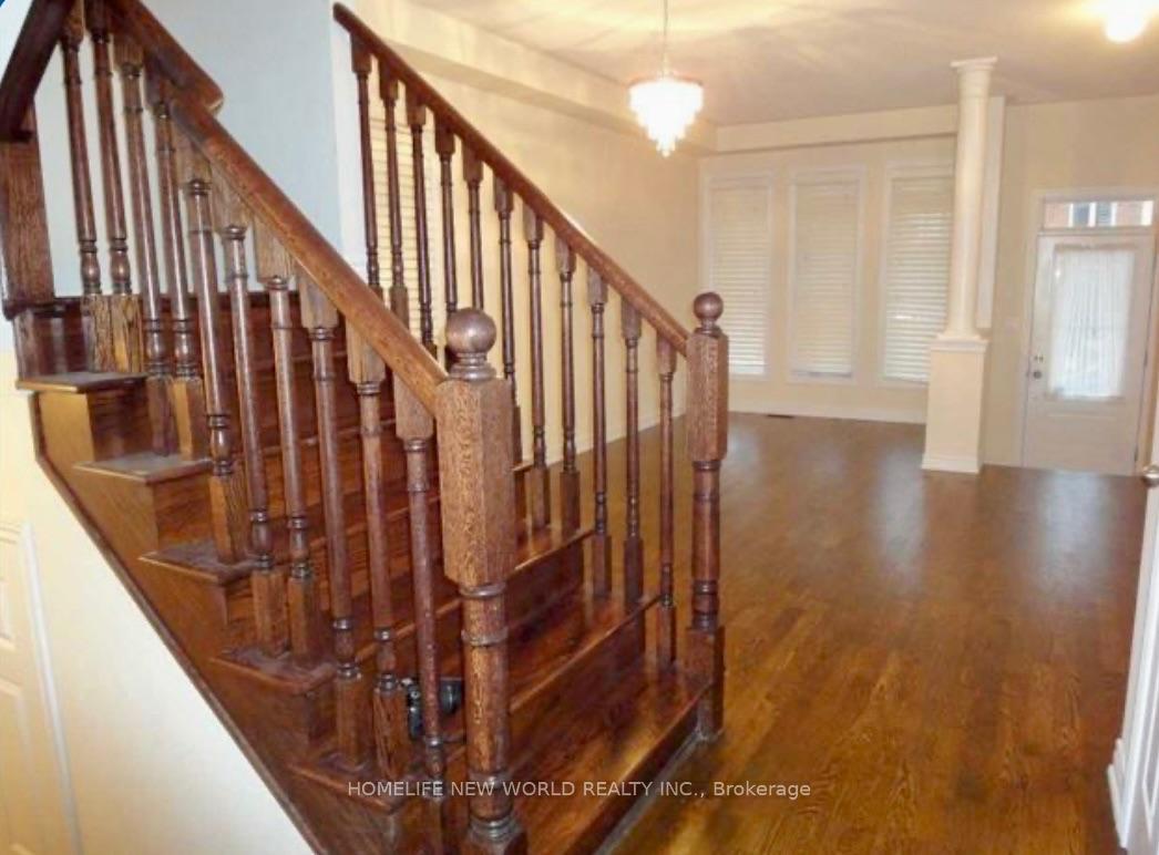 Photo 10 of 92 Betony Drive, Richmond Hill, Oak Ridges — HOMEH