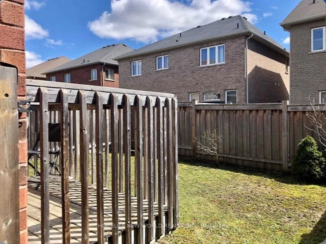 Photo 12 of 92 Betony Drive, Richmond Hill, Oak Ridges — HOMEH