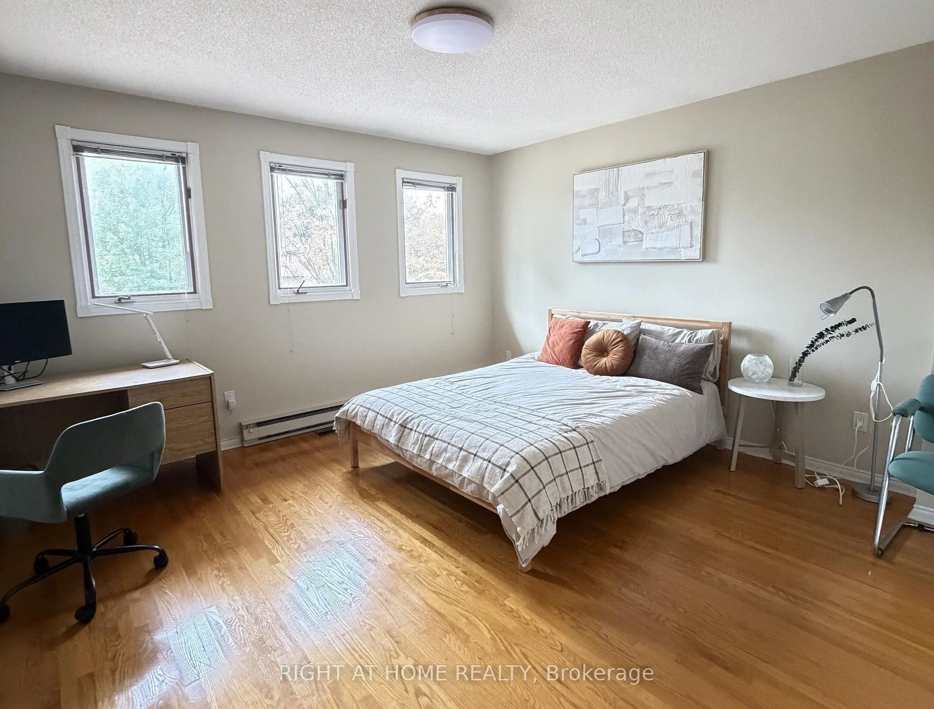 Photo 19 of 17 Piccadilly Road, Richmond Hill, Doncrest — HOMEH