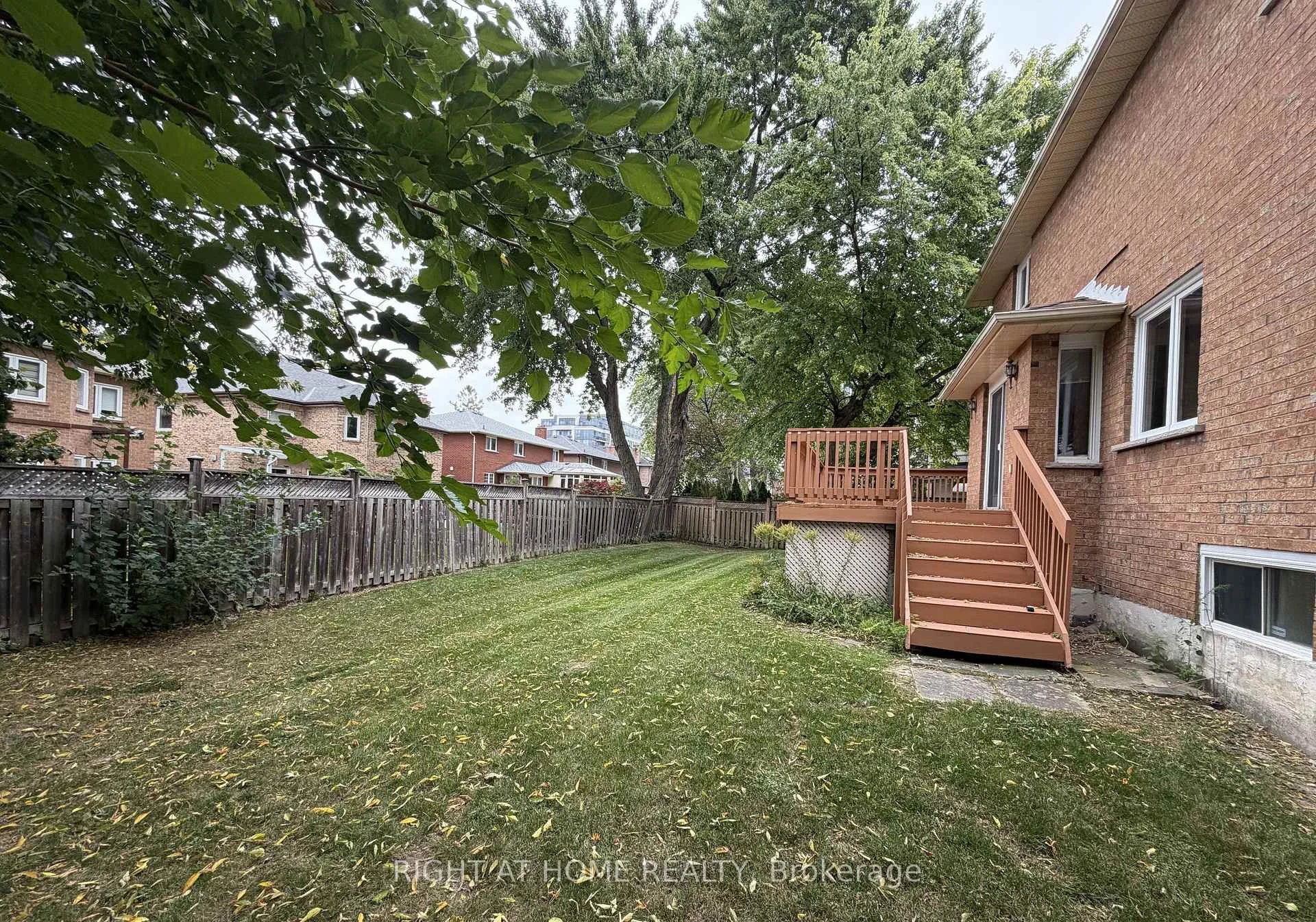 Photo 31 of 17 Piccadilly Road, Richmond Hill, Doncrest — HOMEH