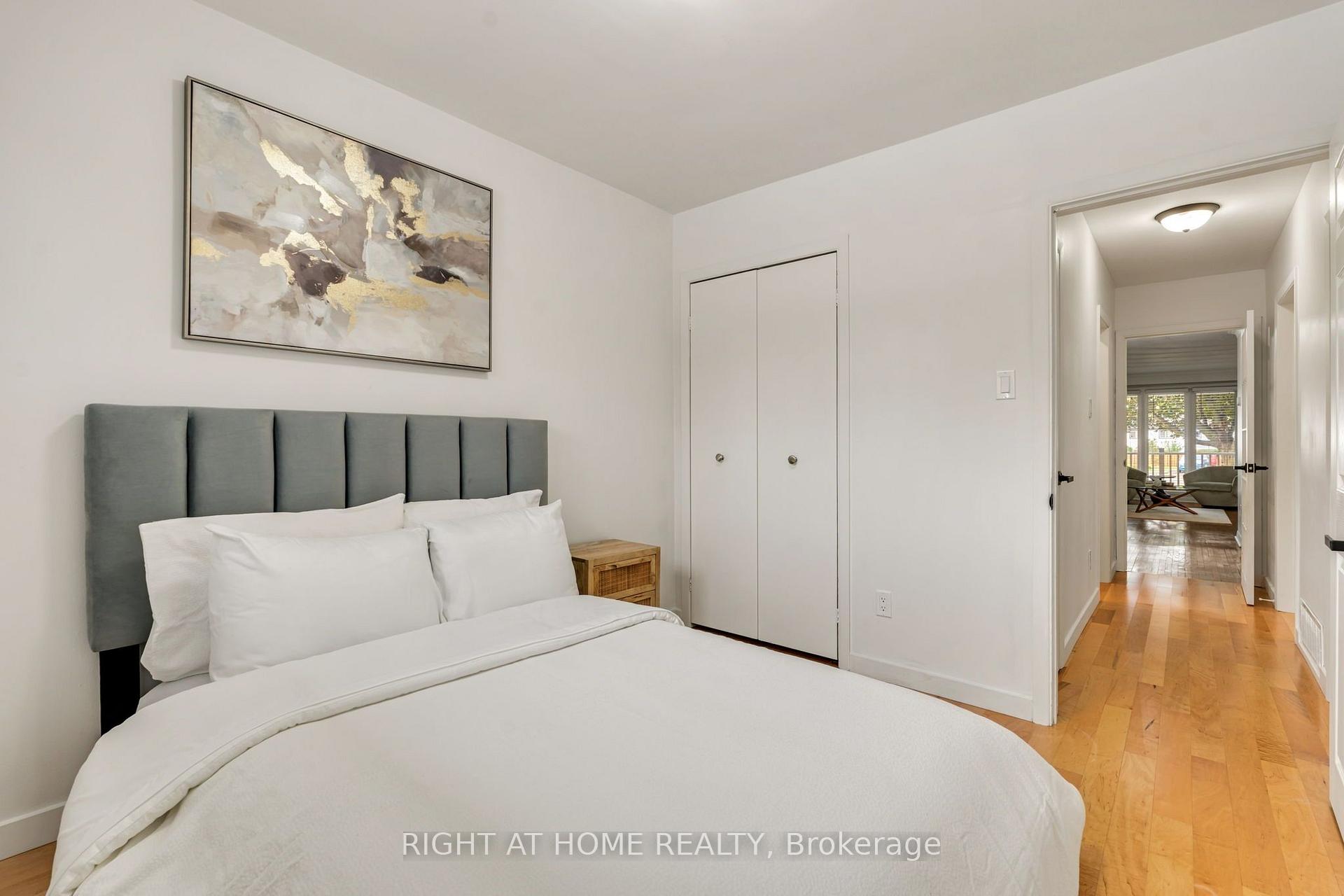 Photo 13 of 1302 Redbank Crescent, Oakville, College Park — HOMEH