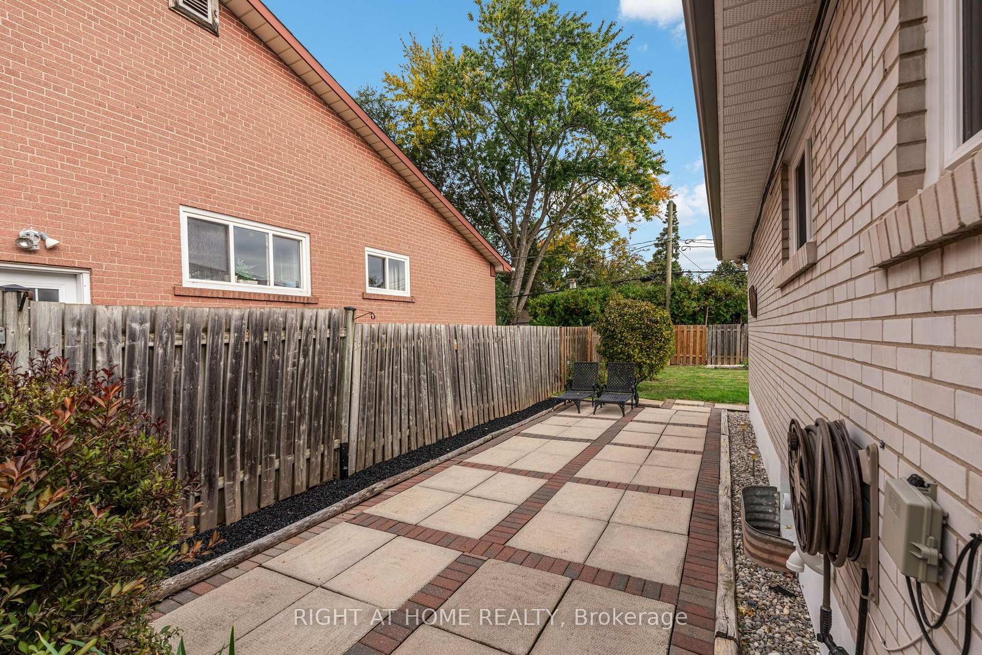 Photo 33 of 1302 Redbank Crescent, Oakville, College Park — HOMEH