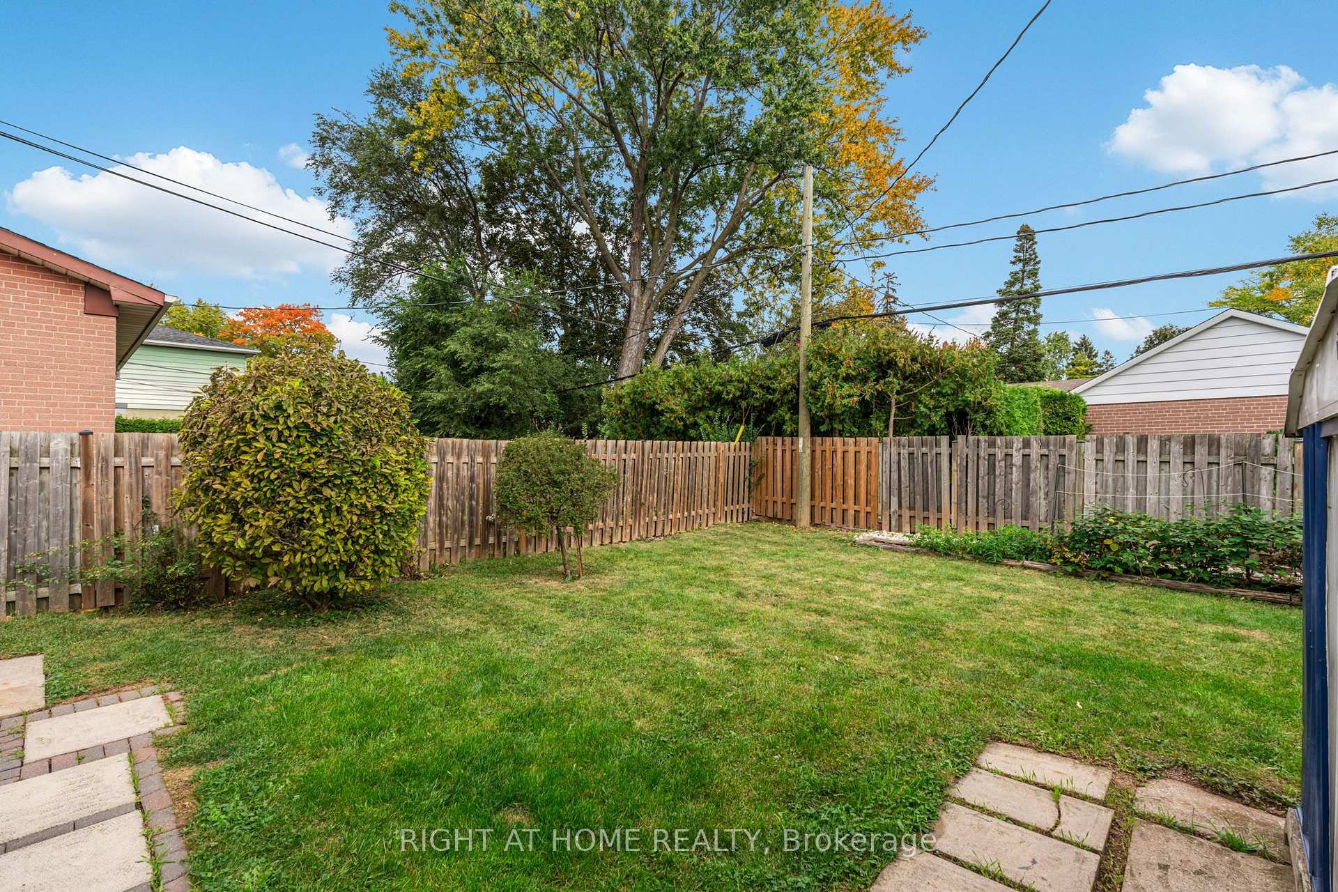 Photo 35 of 1302 Redbank Crescent, Oakville, College Park — HOMEH