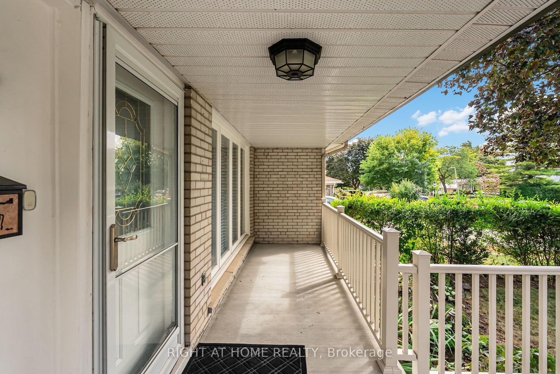 Photo 38 of 1302 Redbank Crescent, Oakville, College Park — HOMEH