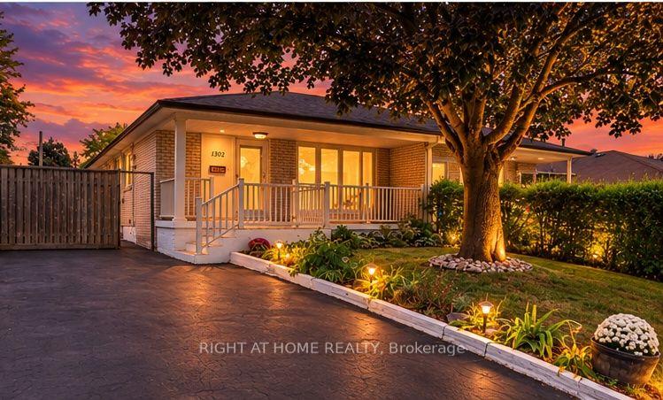 Photo 39 of 1302 Redbank Crescent, Oakville, College Park — HOMEH